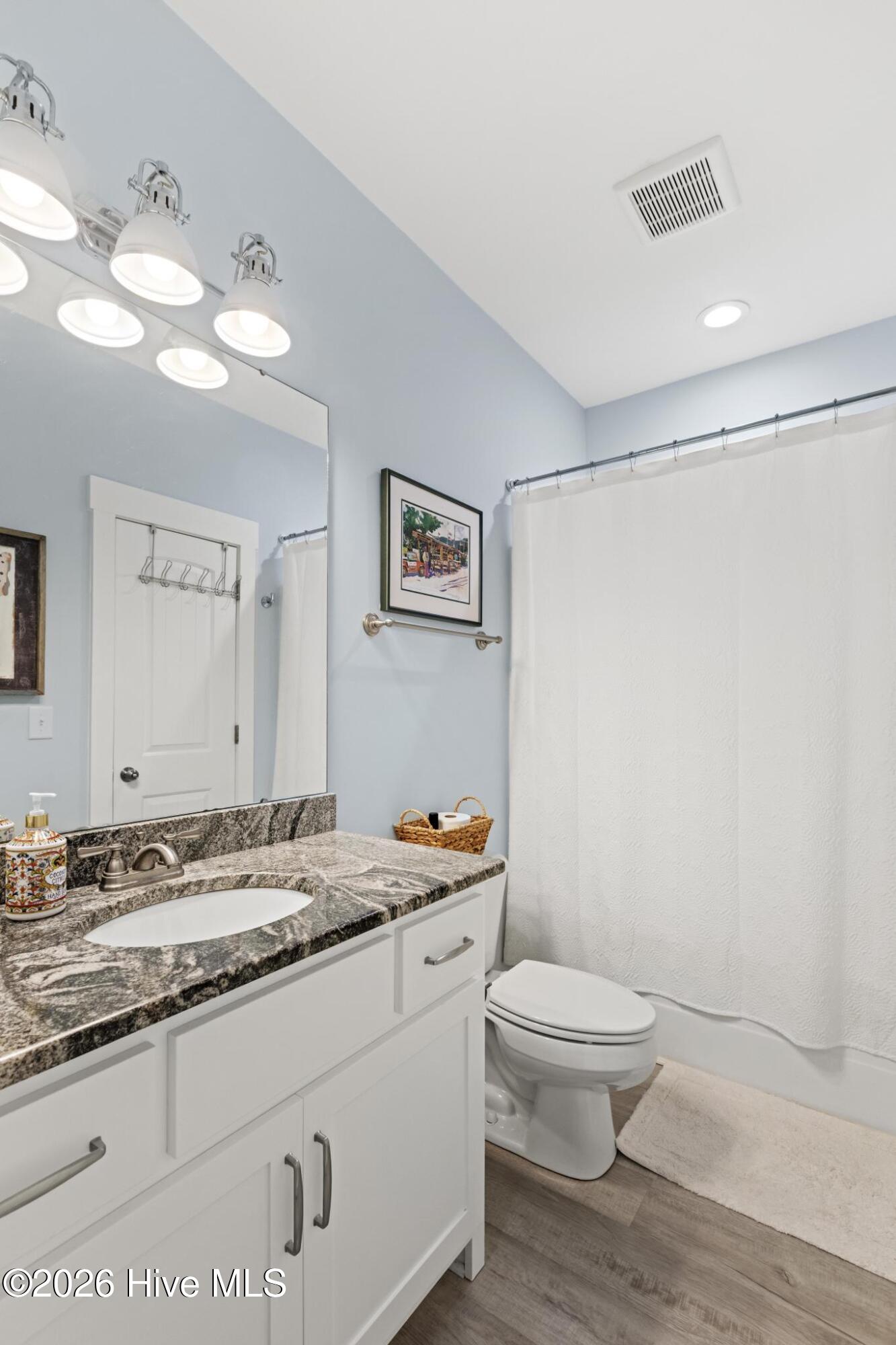 100562400 | Photo 19