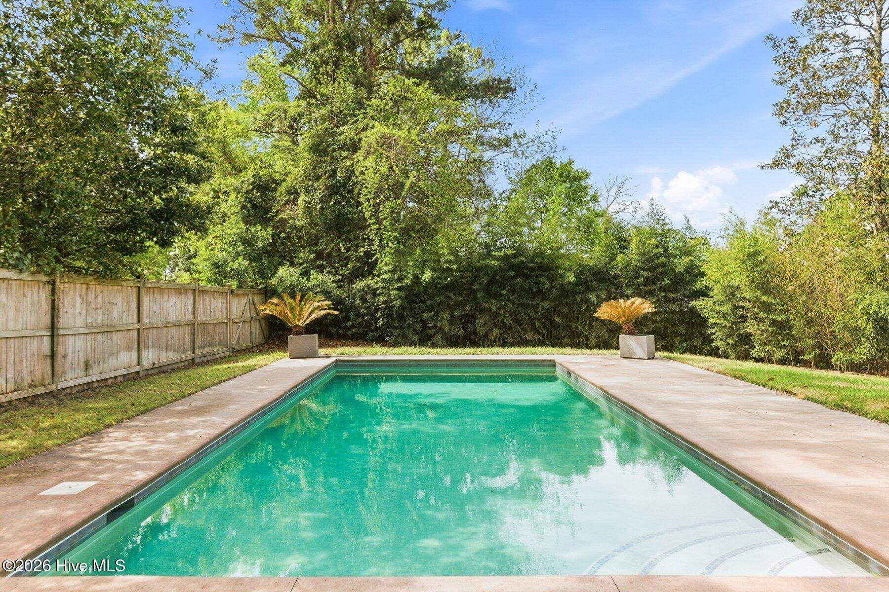 100566694 | Photo 54