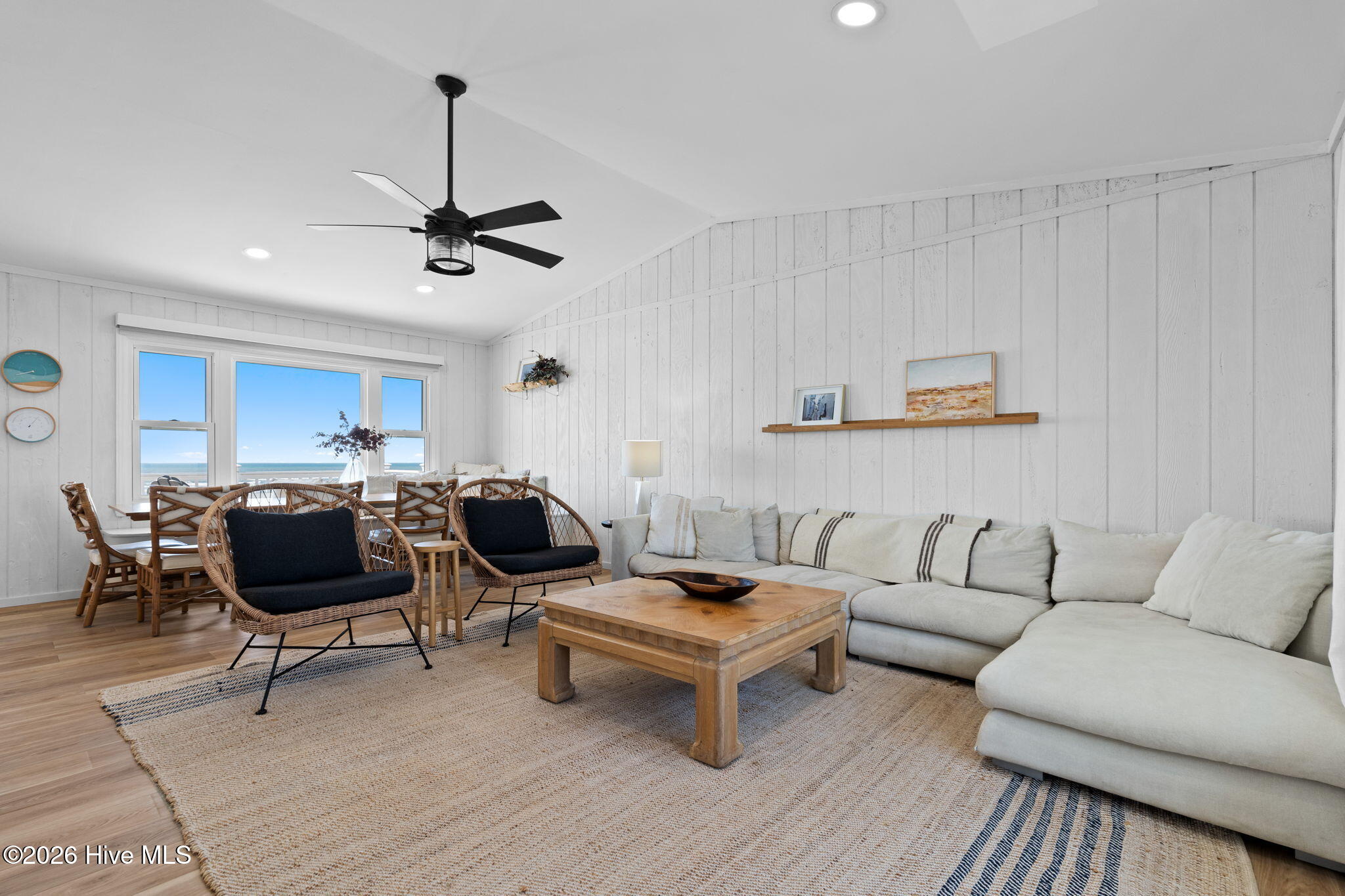 100567694 | Photo 12