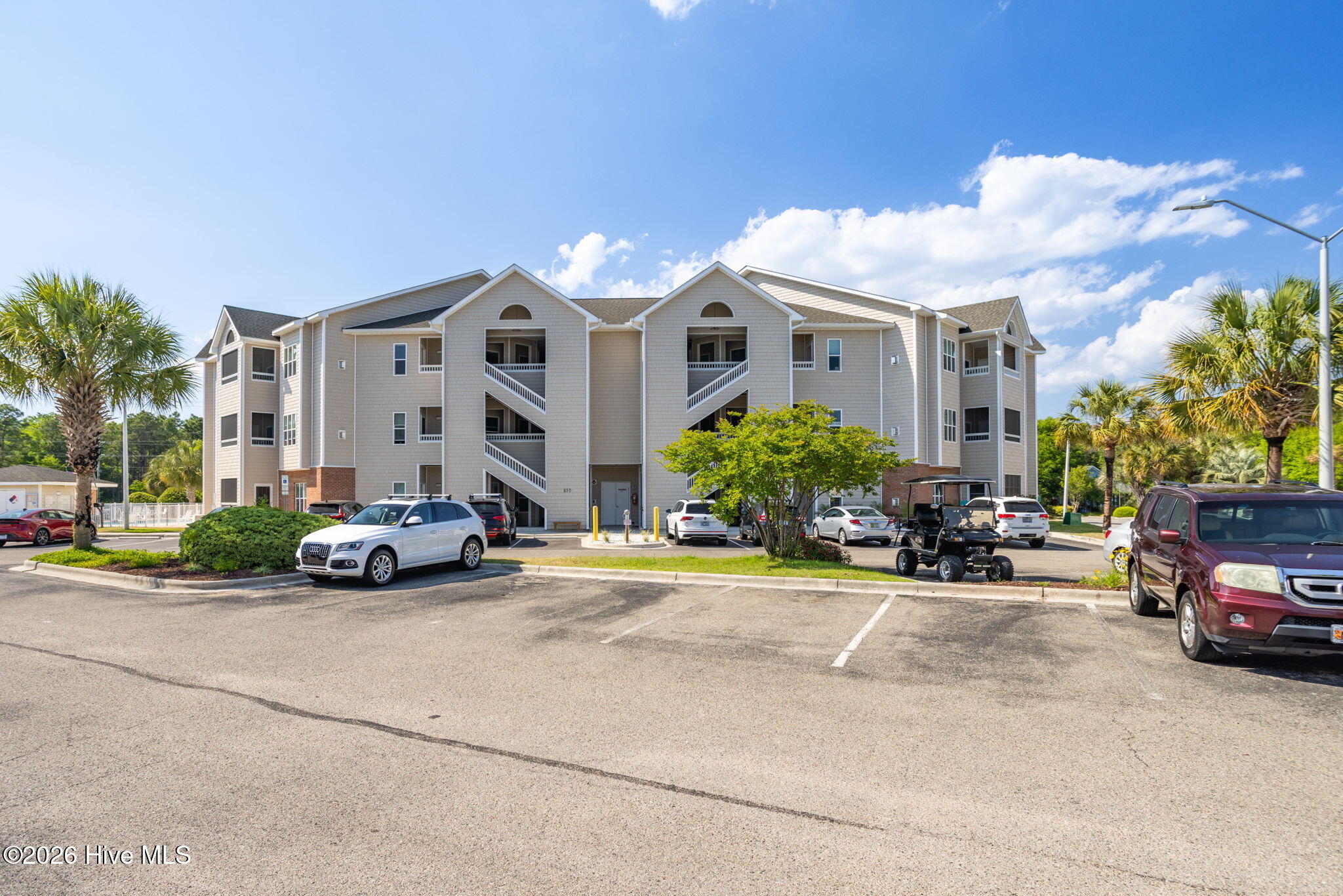 100570113 | Photo 30