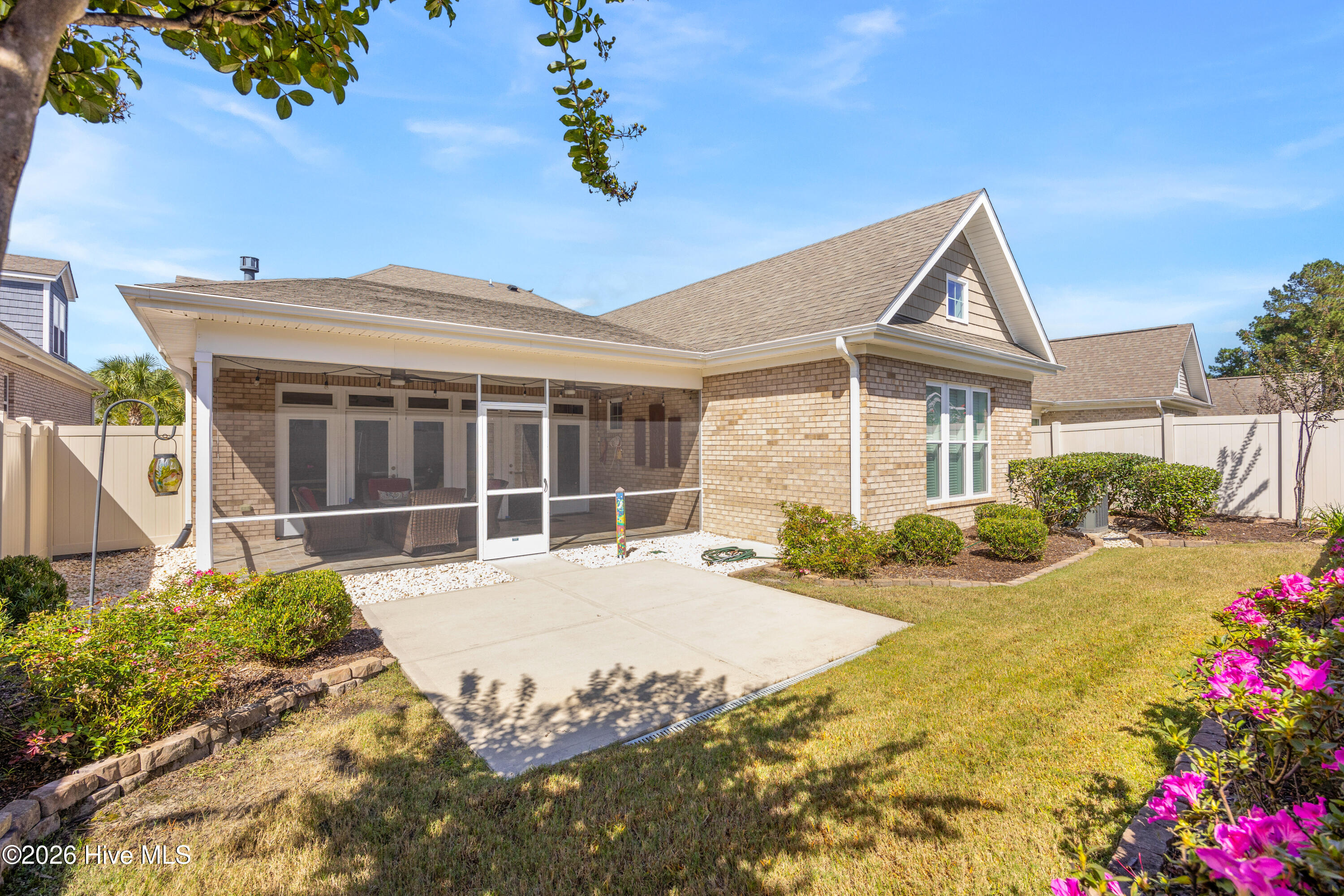 100550520 | Photo 38