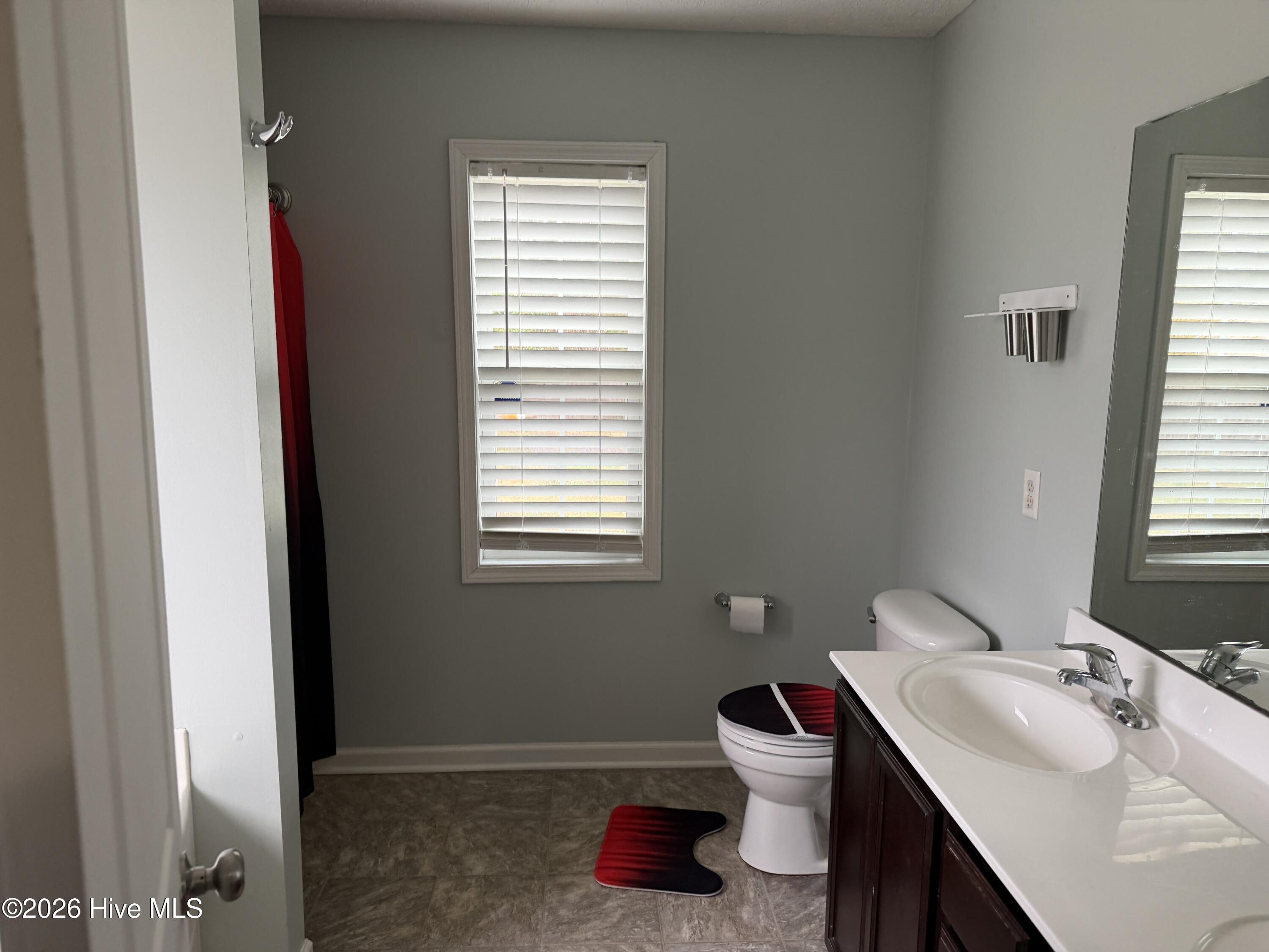 100557180 | Photo 16