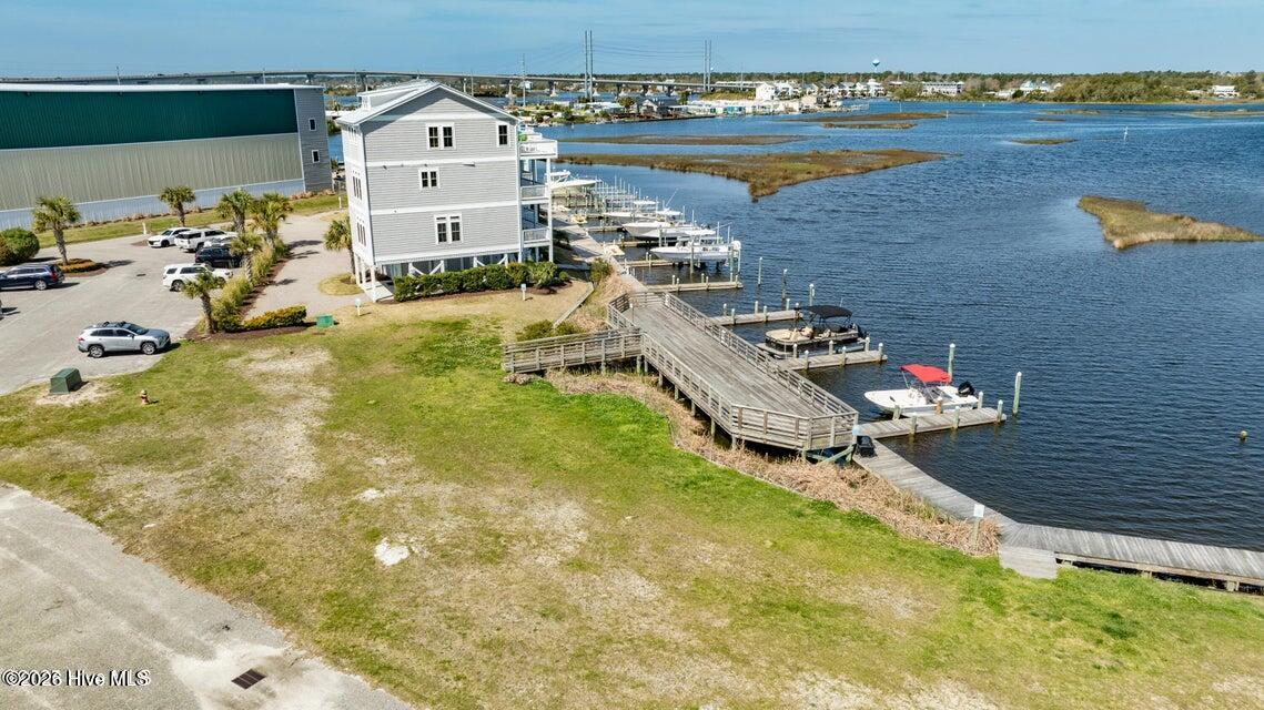 100553990 | Photo 22