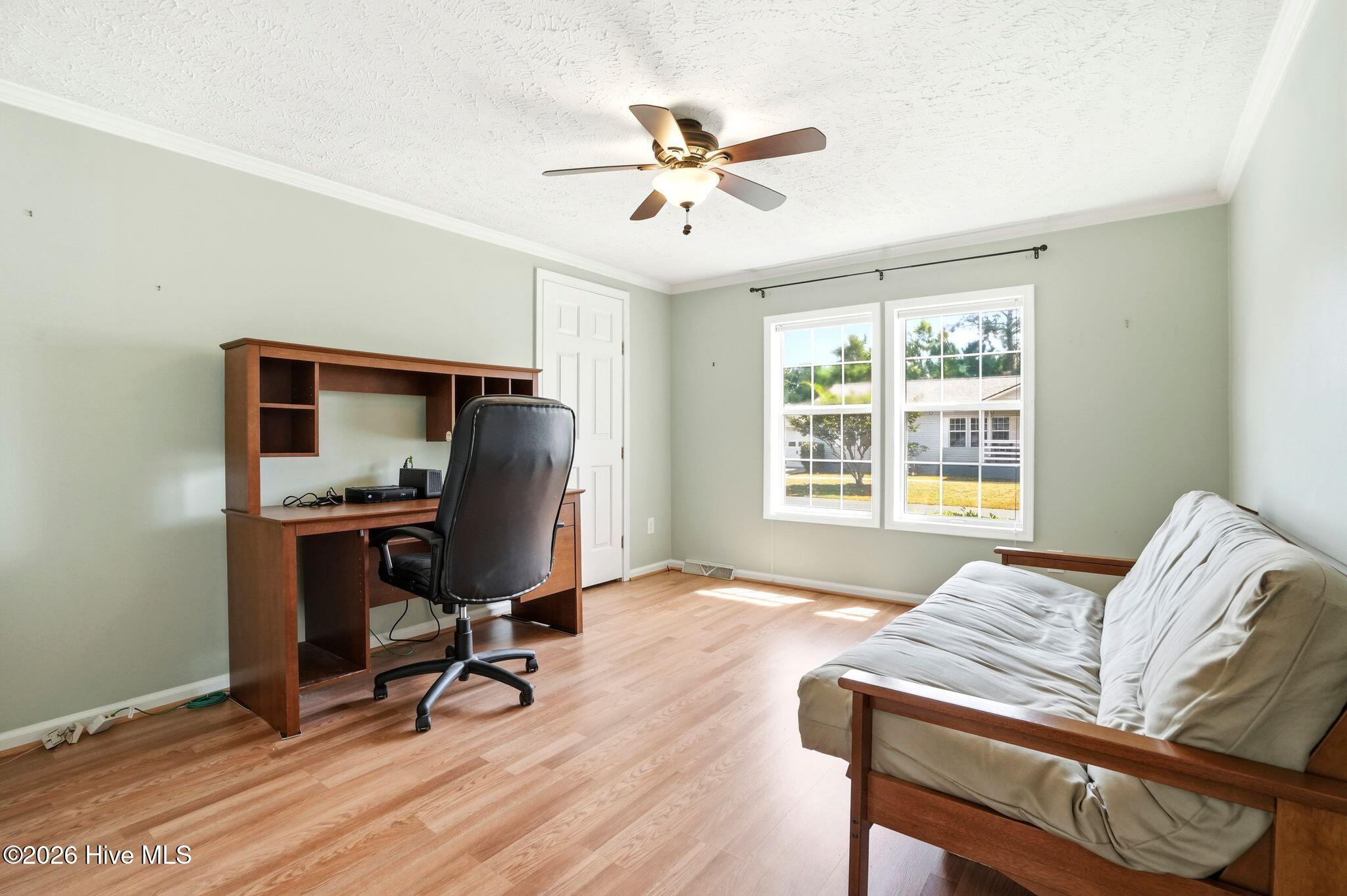 100567371 | Photo 30