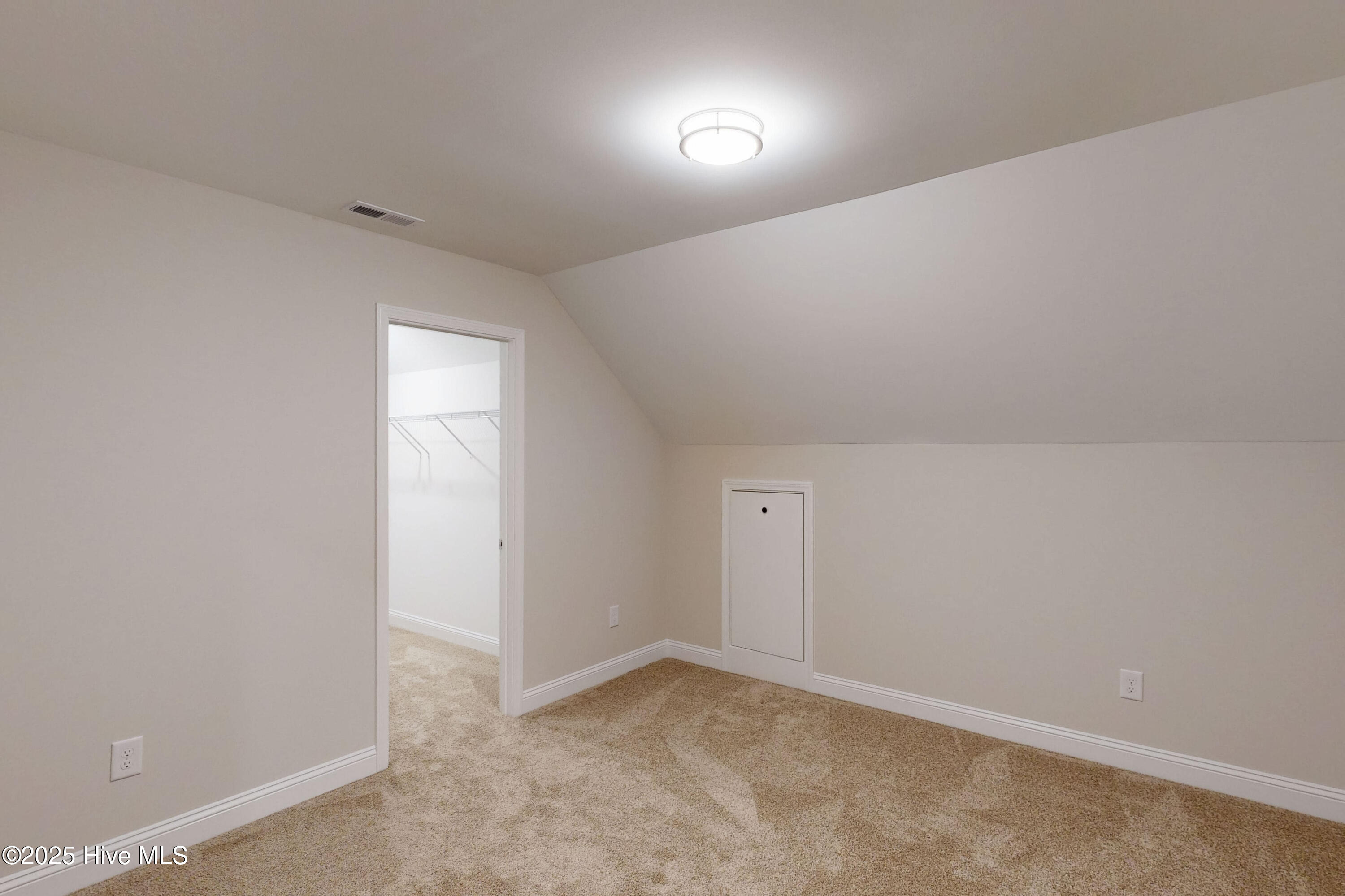 100493013 | Photo 16