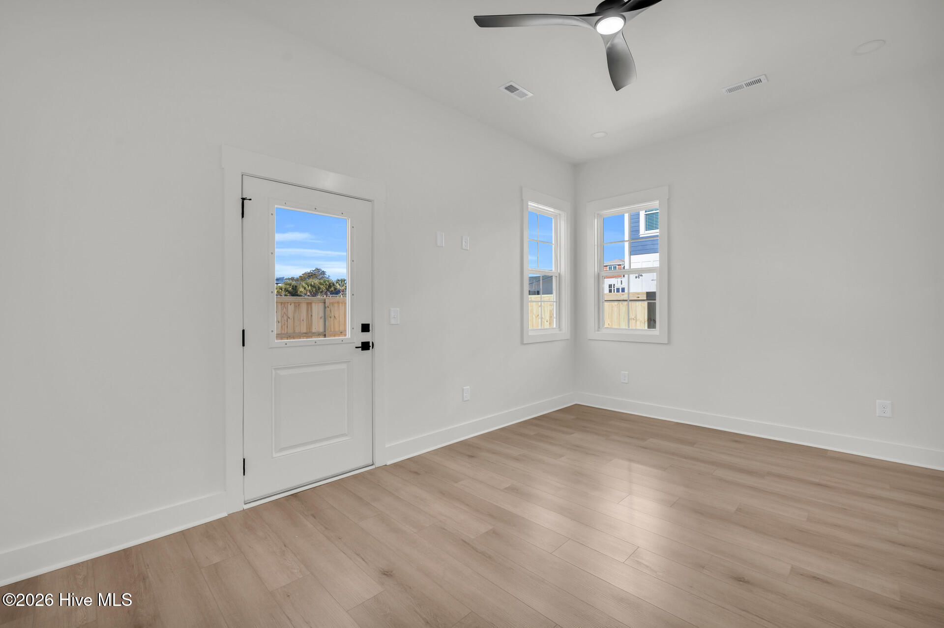 100547722 | Photo 20