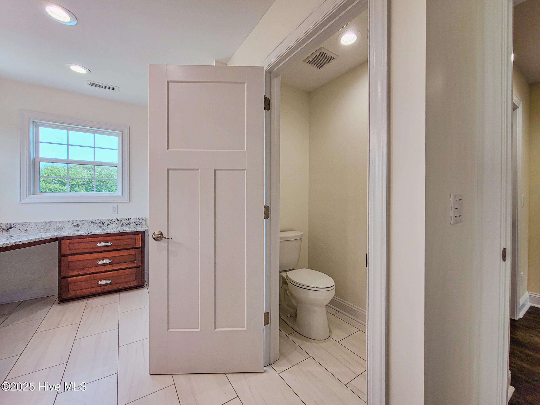 100511254 | Photo 42