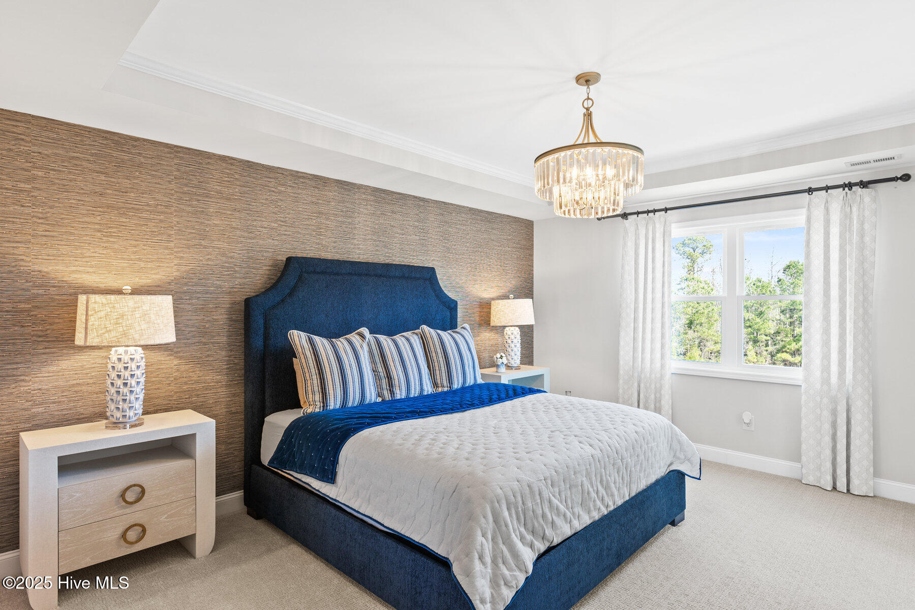 100534018 | Photo 35