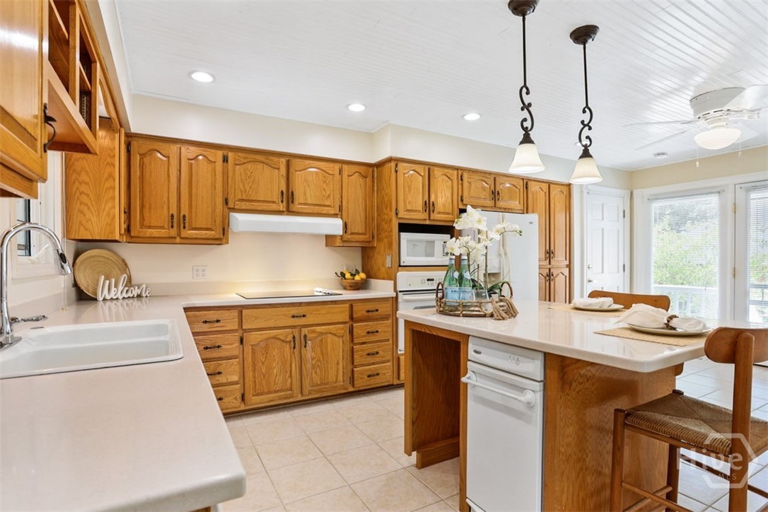 221 Lakeshore Drive