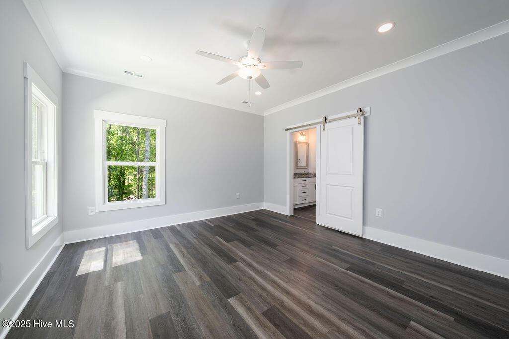 100560439 | Photo 22