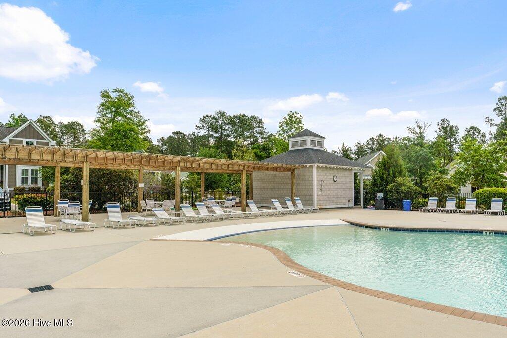 100566937 | Photo 86