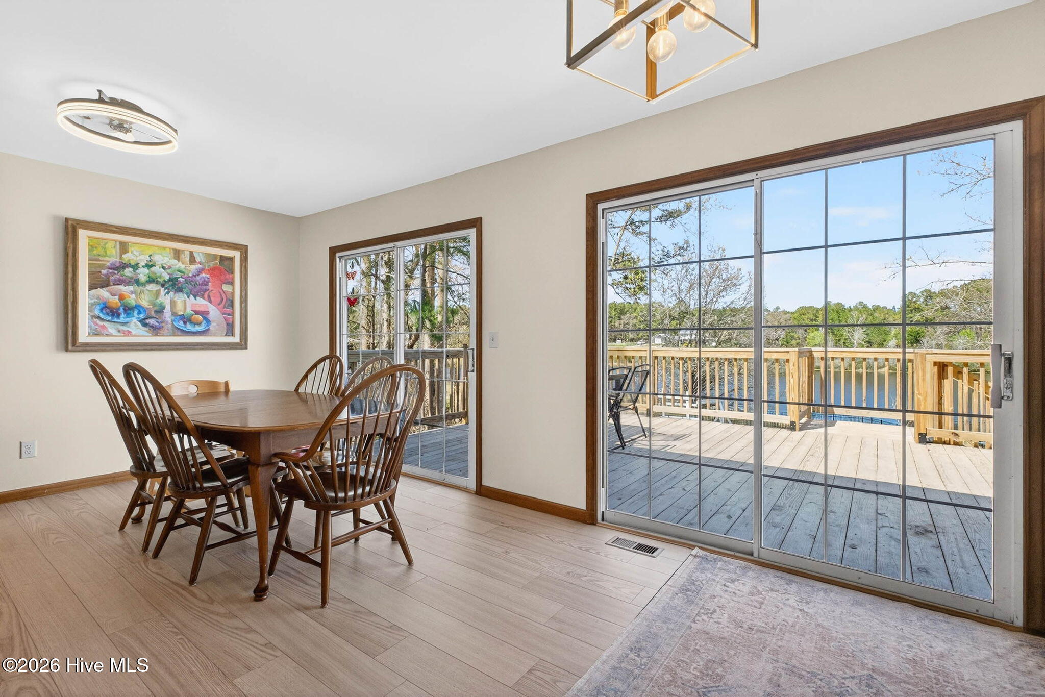 100561895 | Photo 12