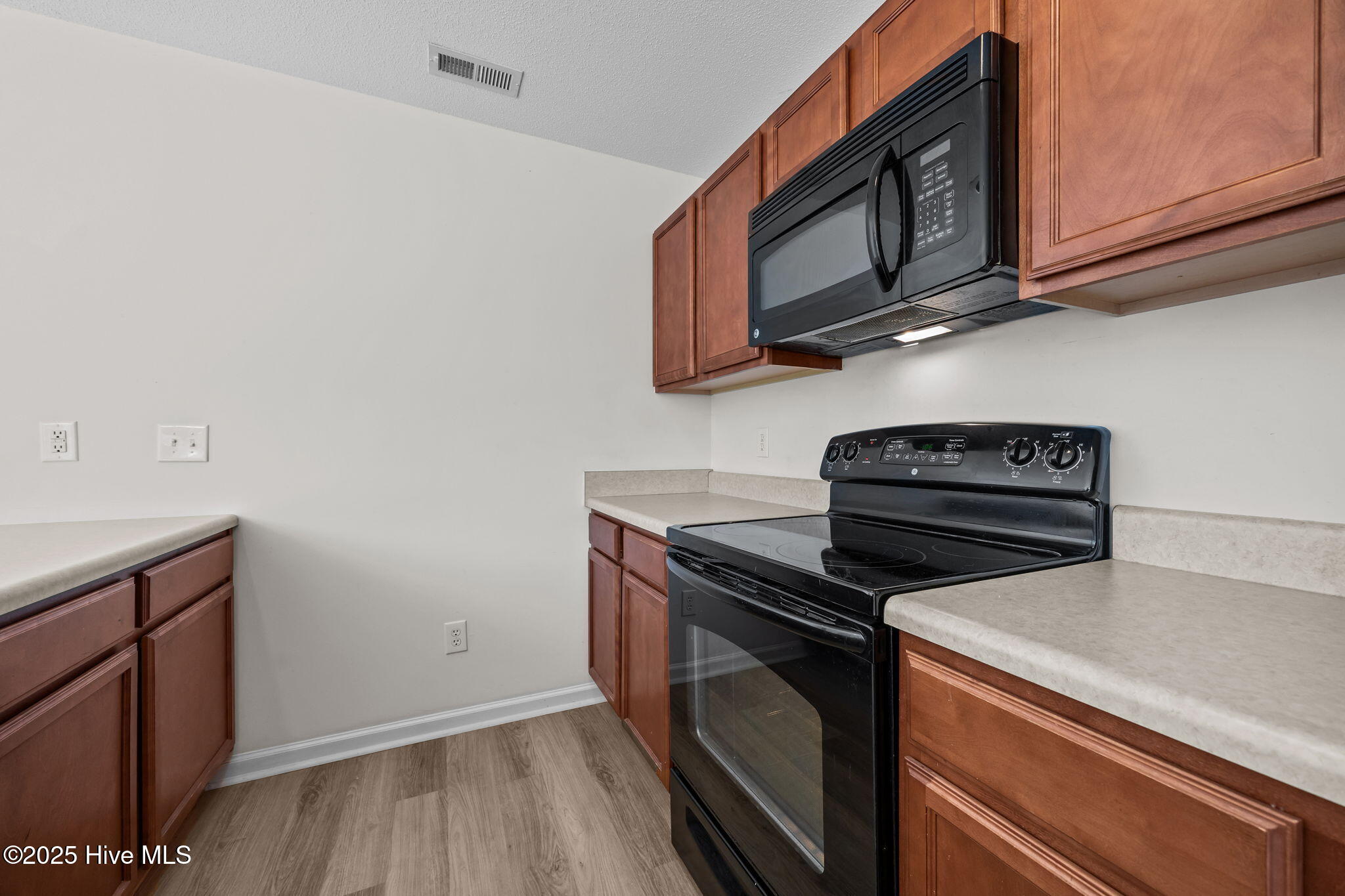 100541602 | Photo 16