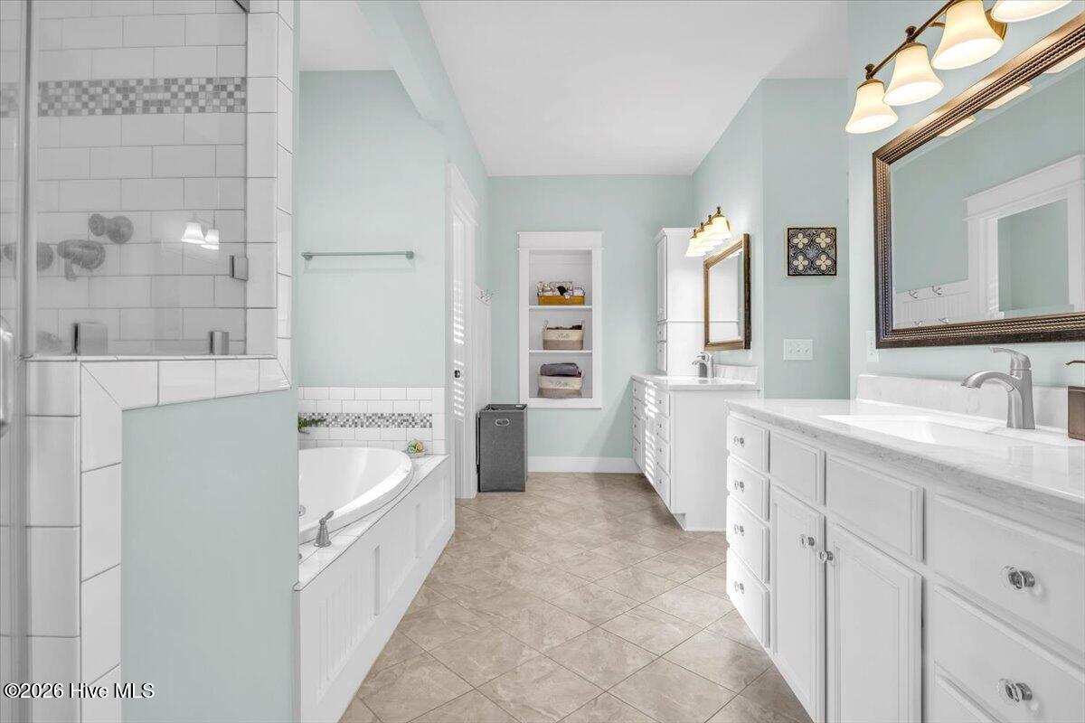 100552702 | Photo 32