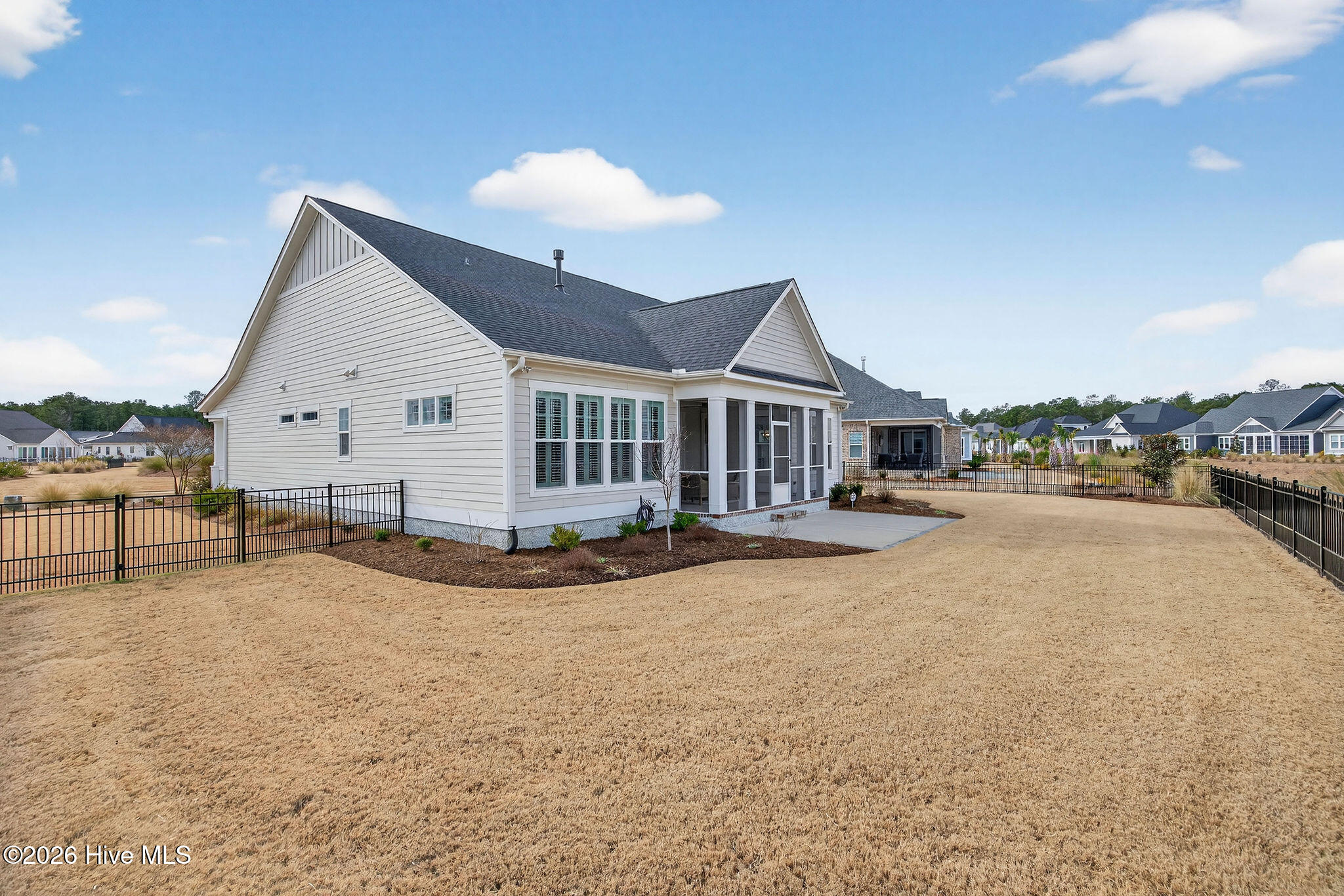 100556819 | Photo 37