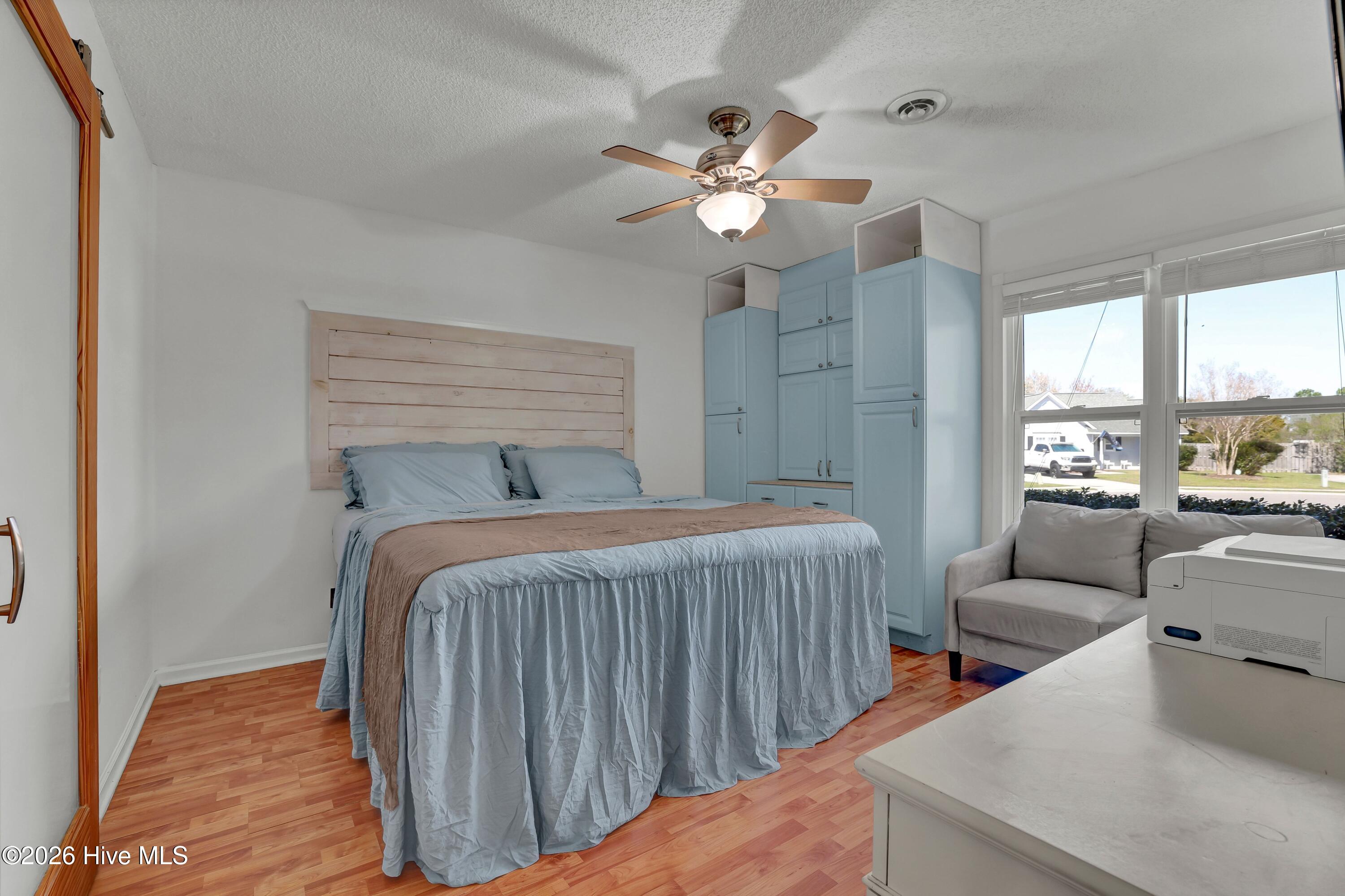 100562291 | Photo 12