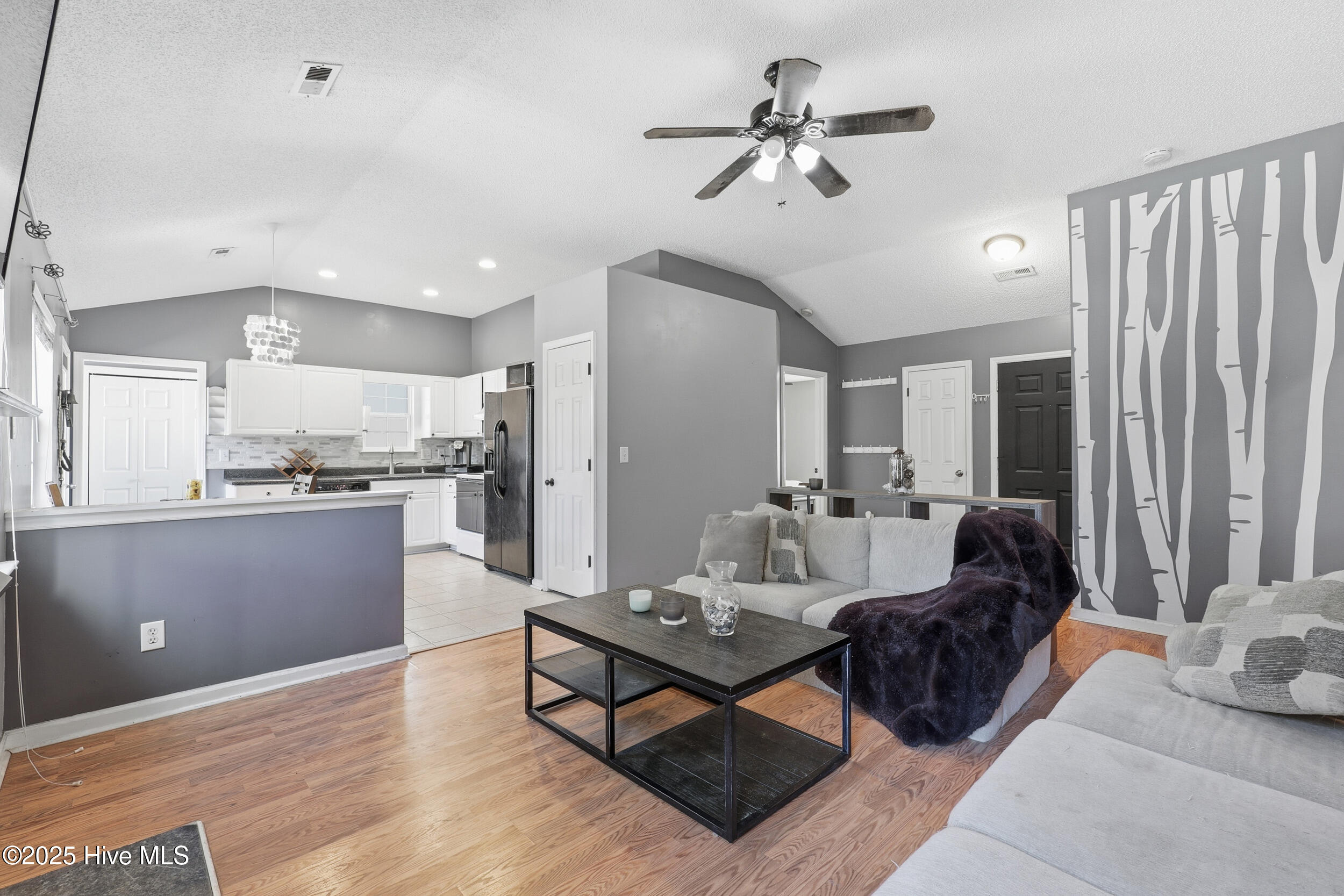 100540666 | Photo 12