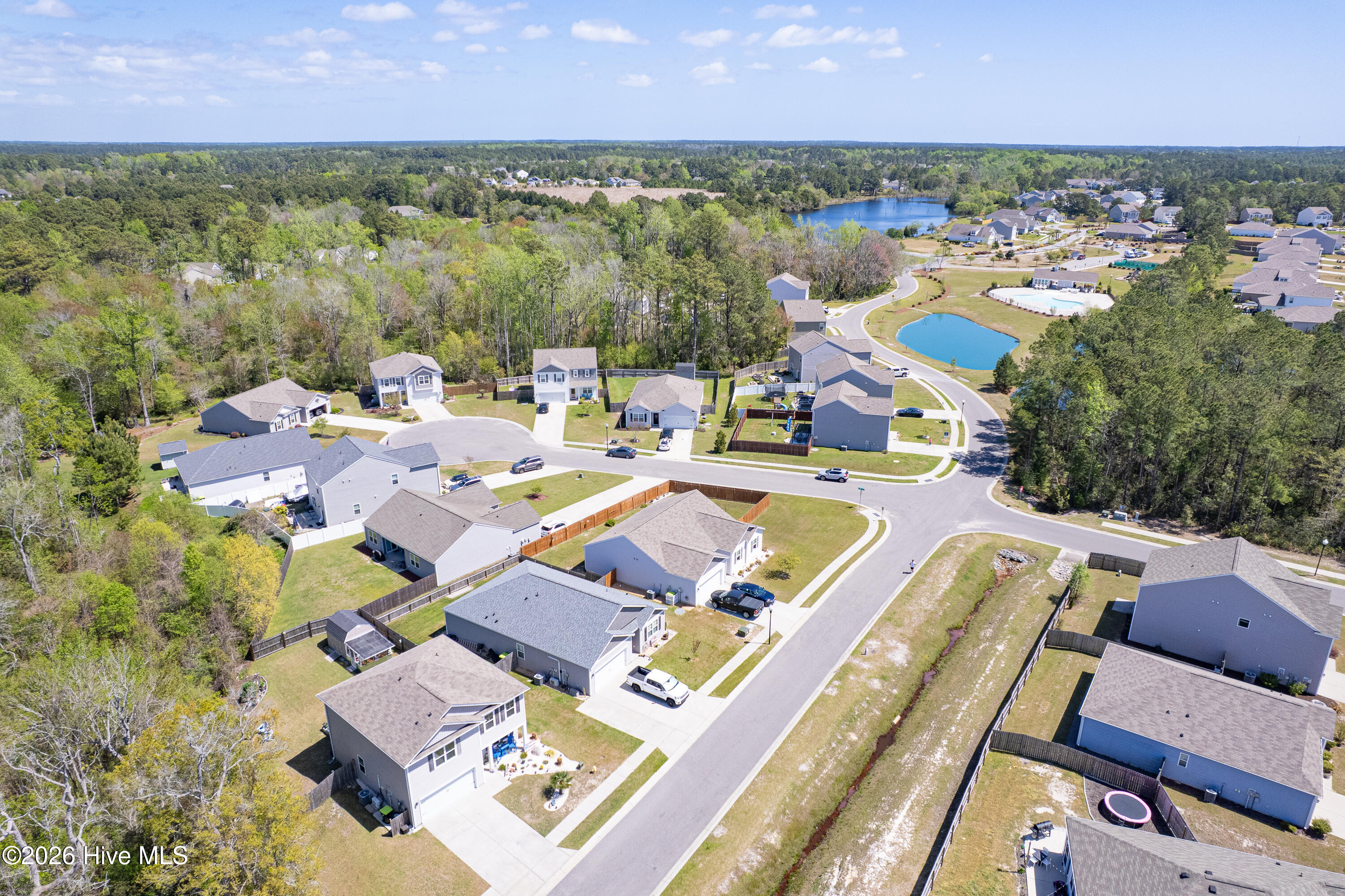 100565861 | Photo 72