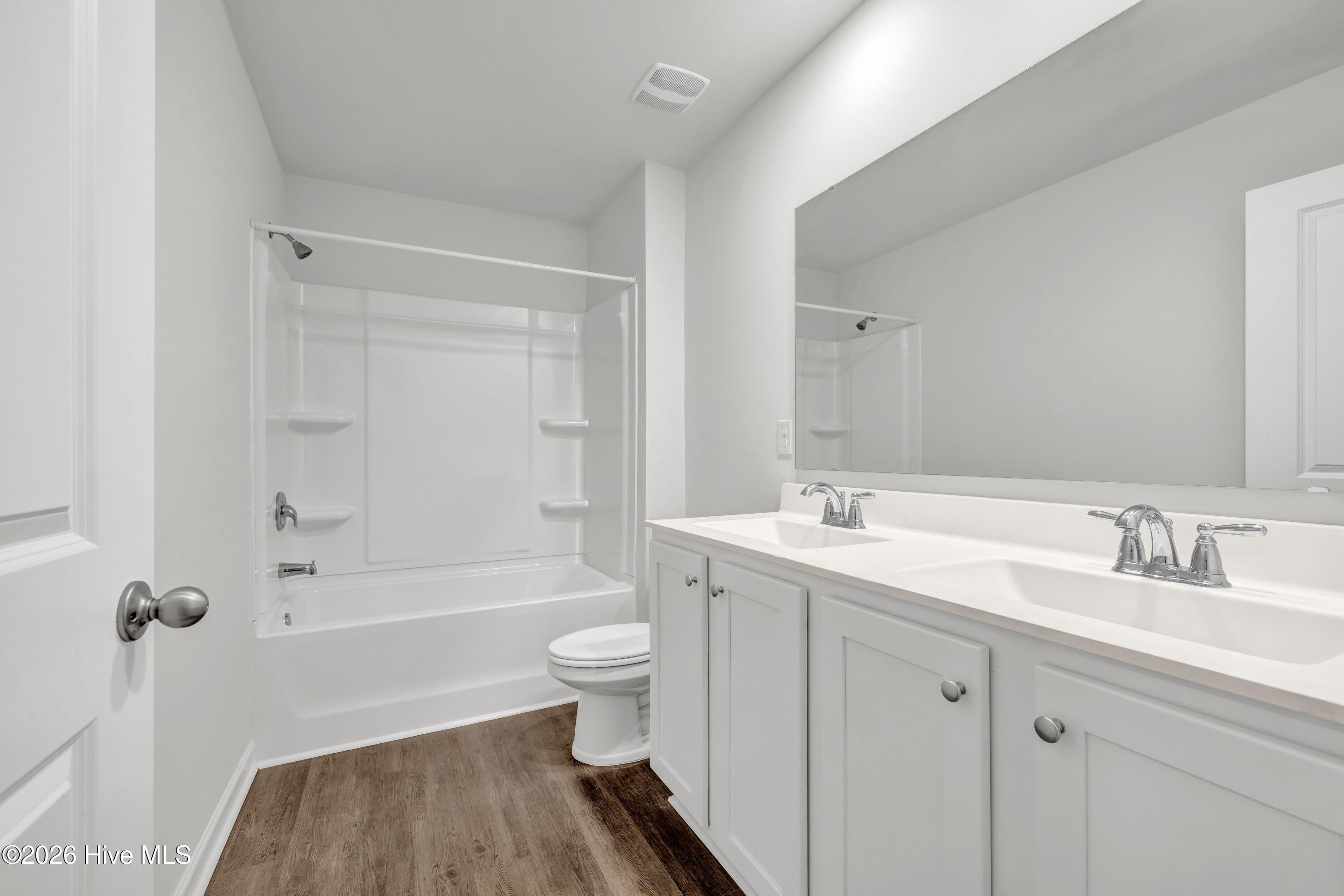 100549338 | Photo 30