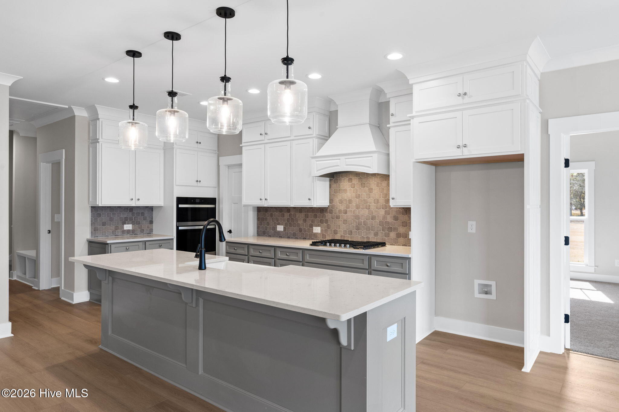 100537581 | Photo 64