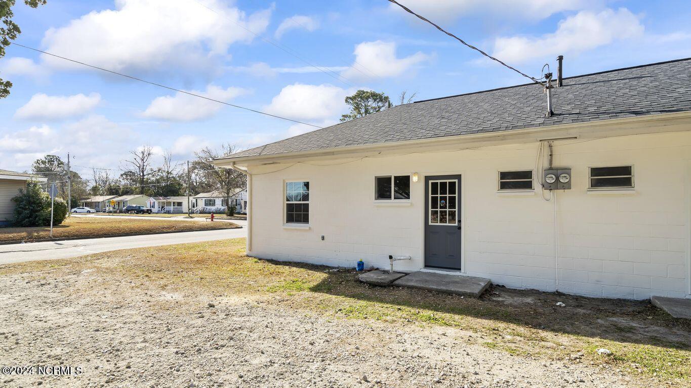 100560766 | Photo 19