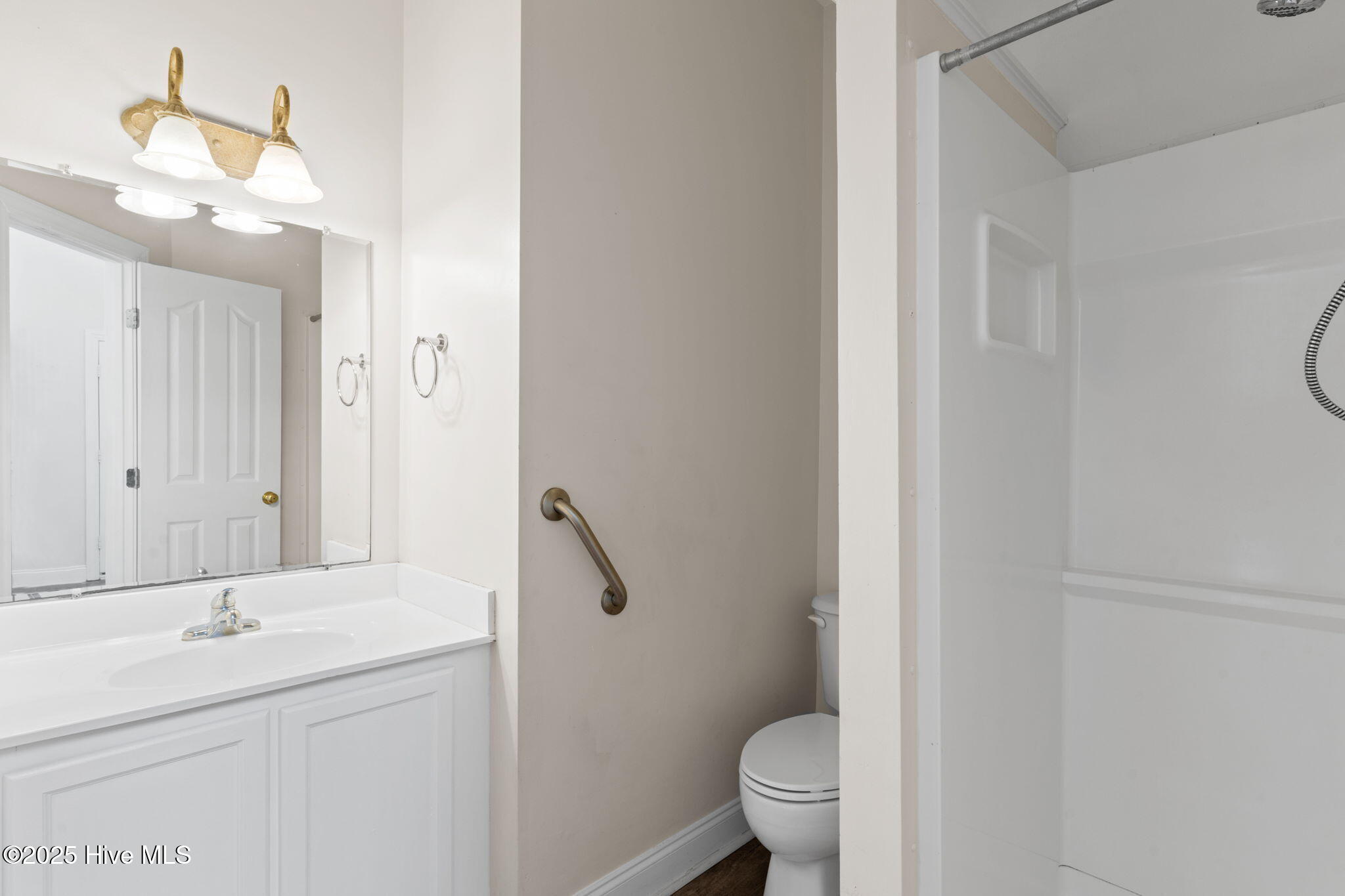 100532081 | Photo 23