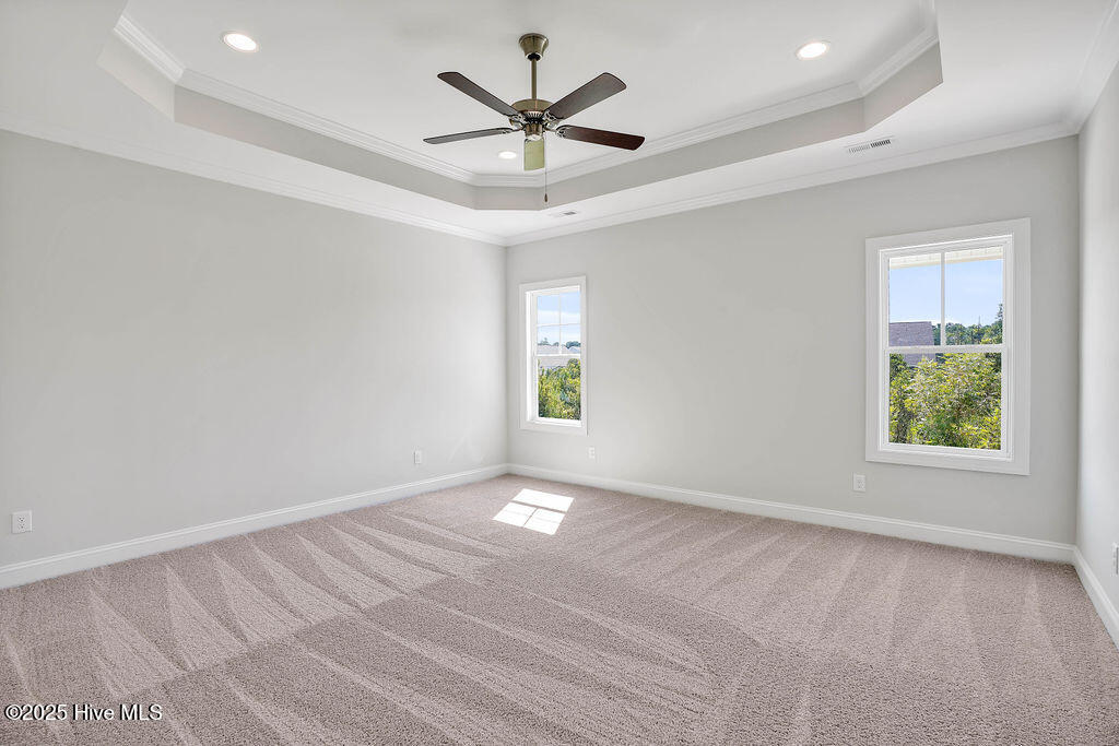 100461561 | Photo 16