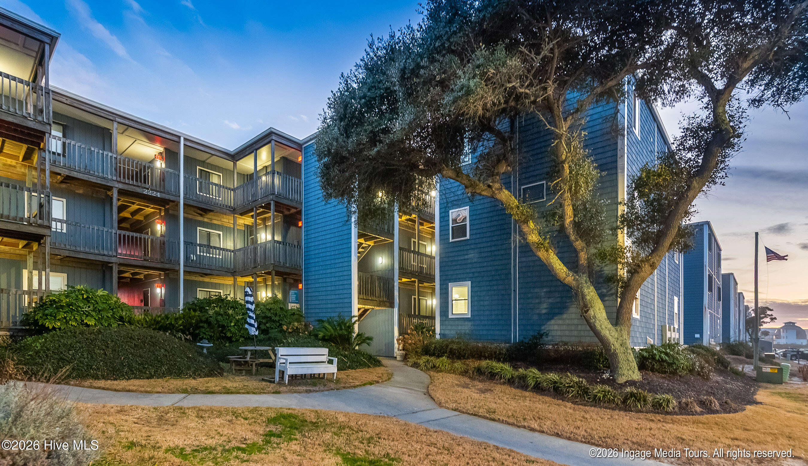 100548568 | Photo 22