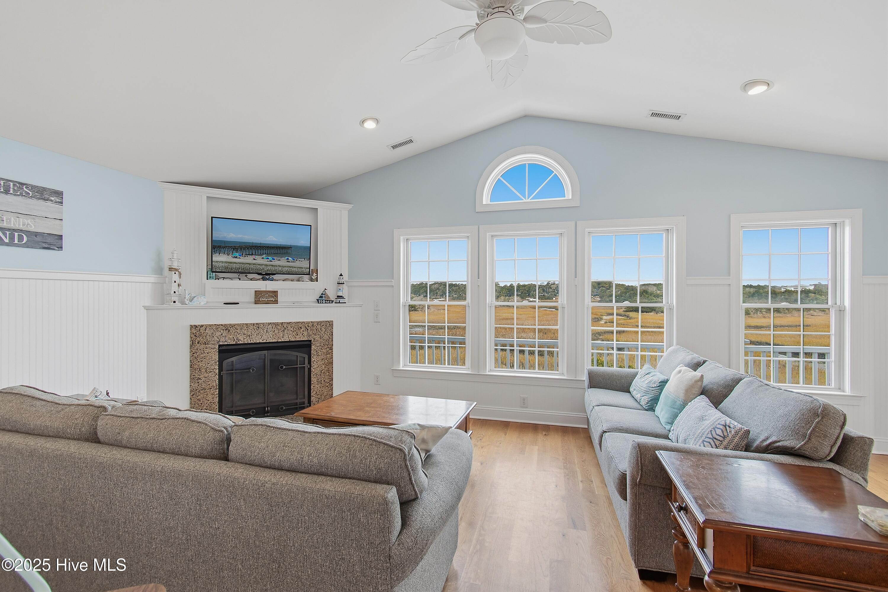 100541969 | Photo 15