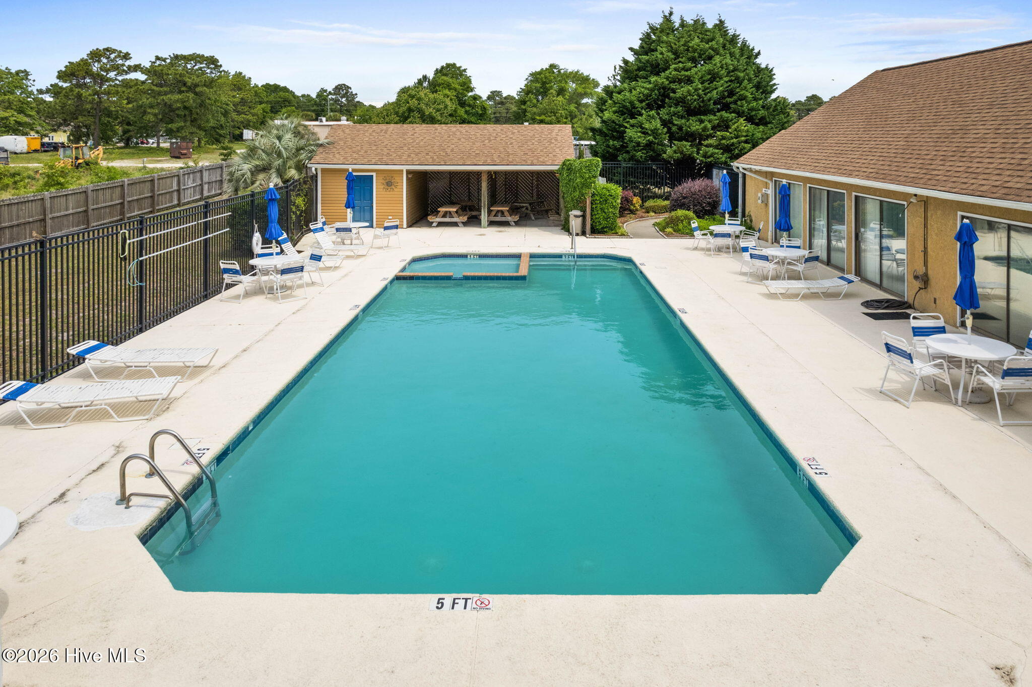 100525098 | Photo 57