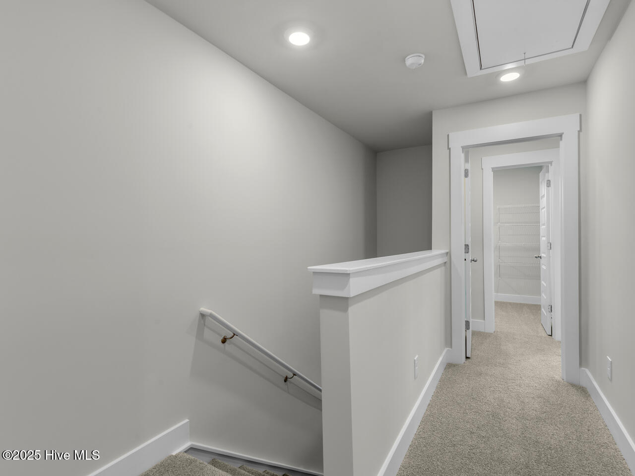 100558995 | Photo 17