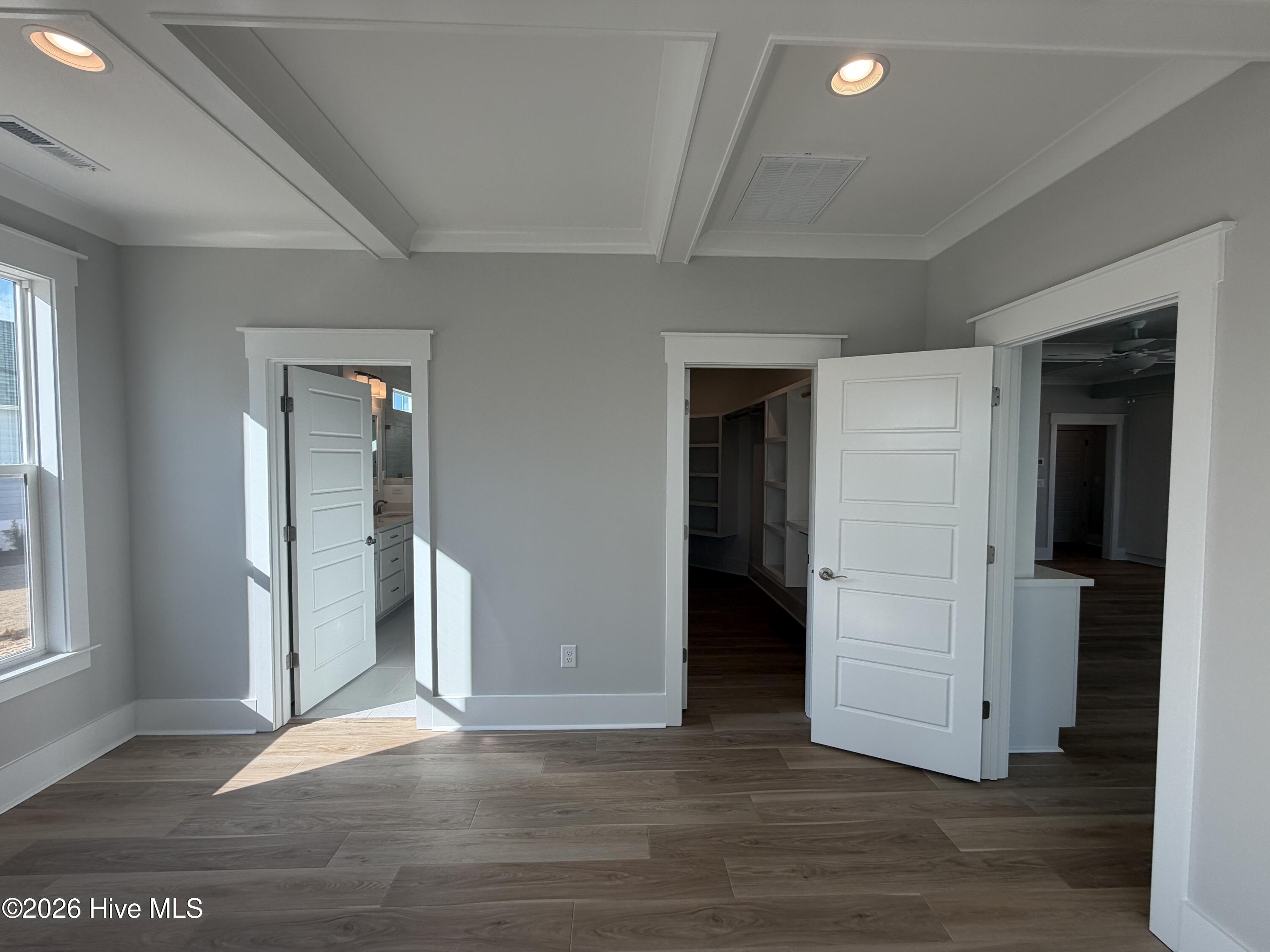 100532147 | Photo 24