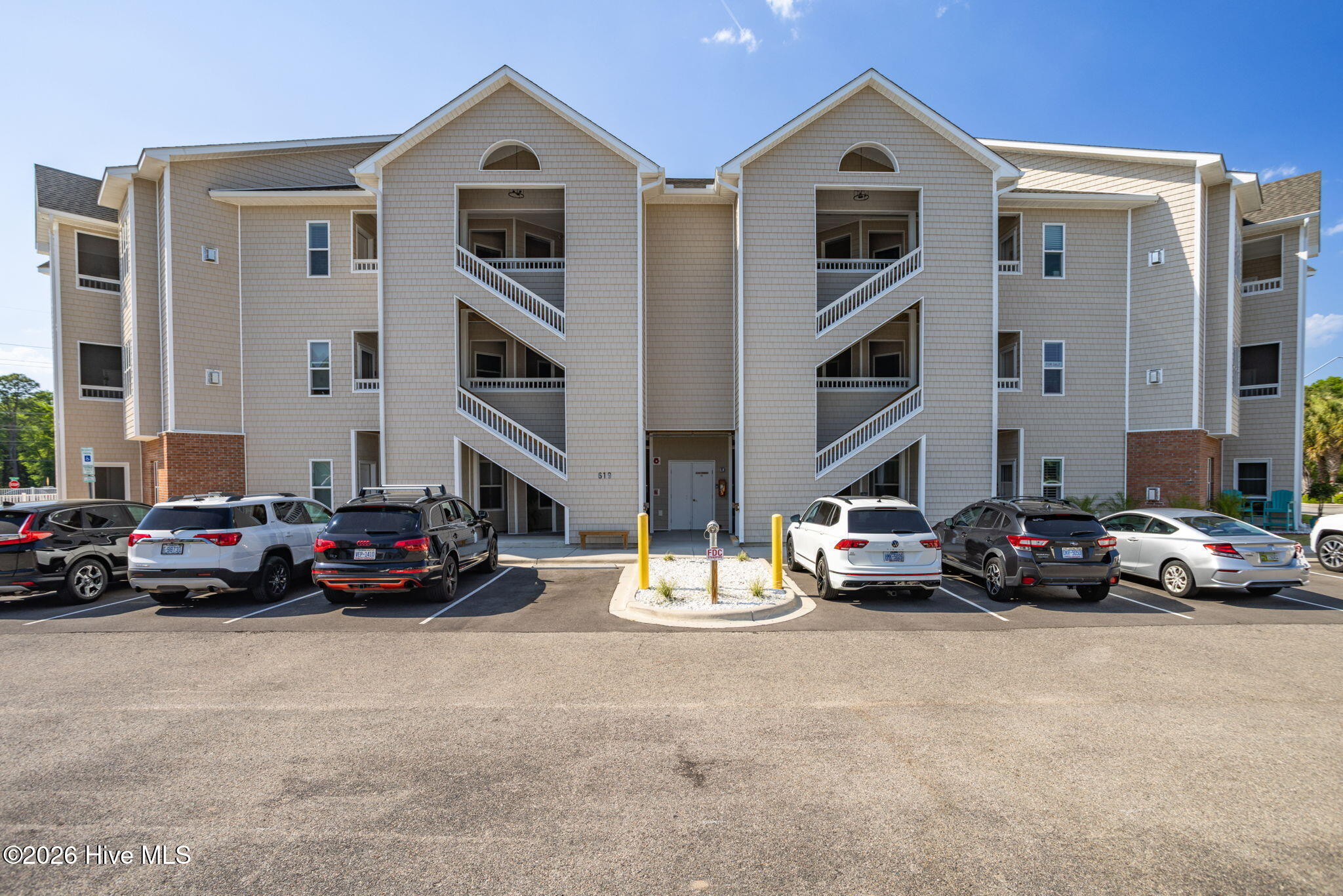 100570113 | Photo 29