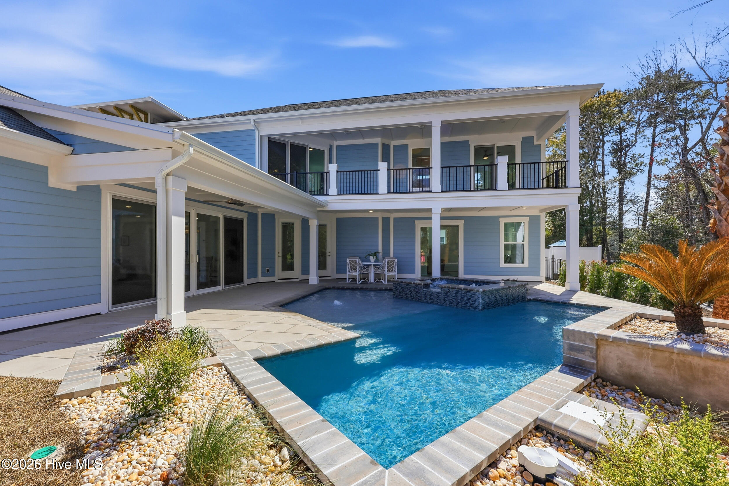 100523956 | Photo 31