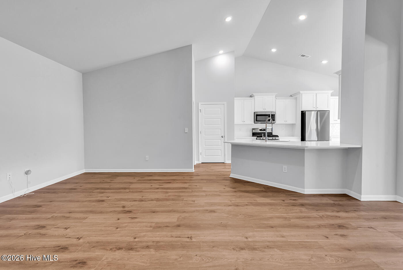 100560005 | Photo 25