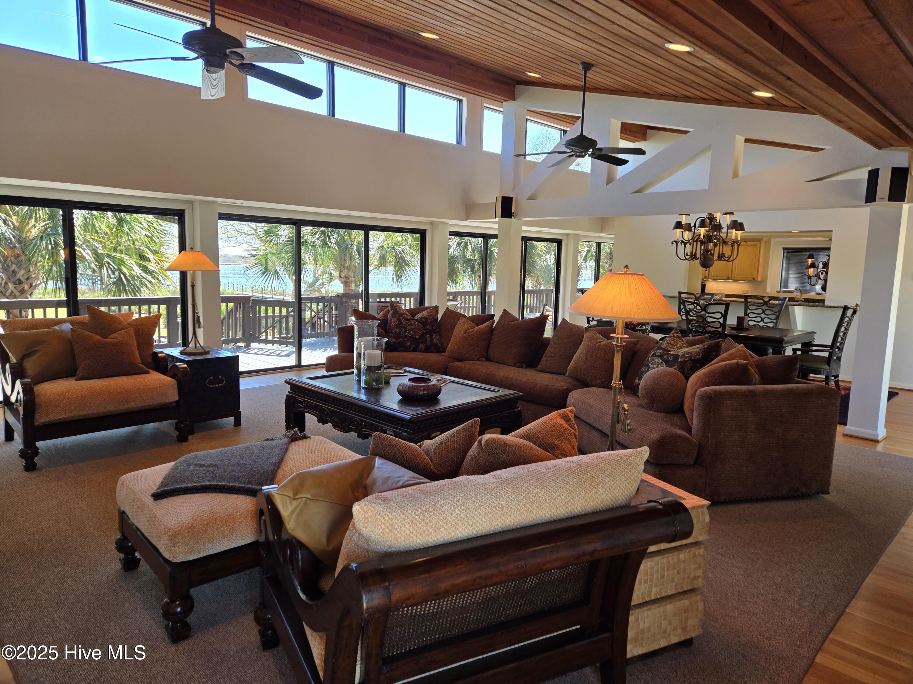 100463801 | Photo 57