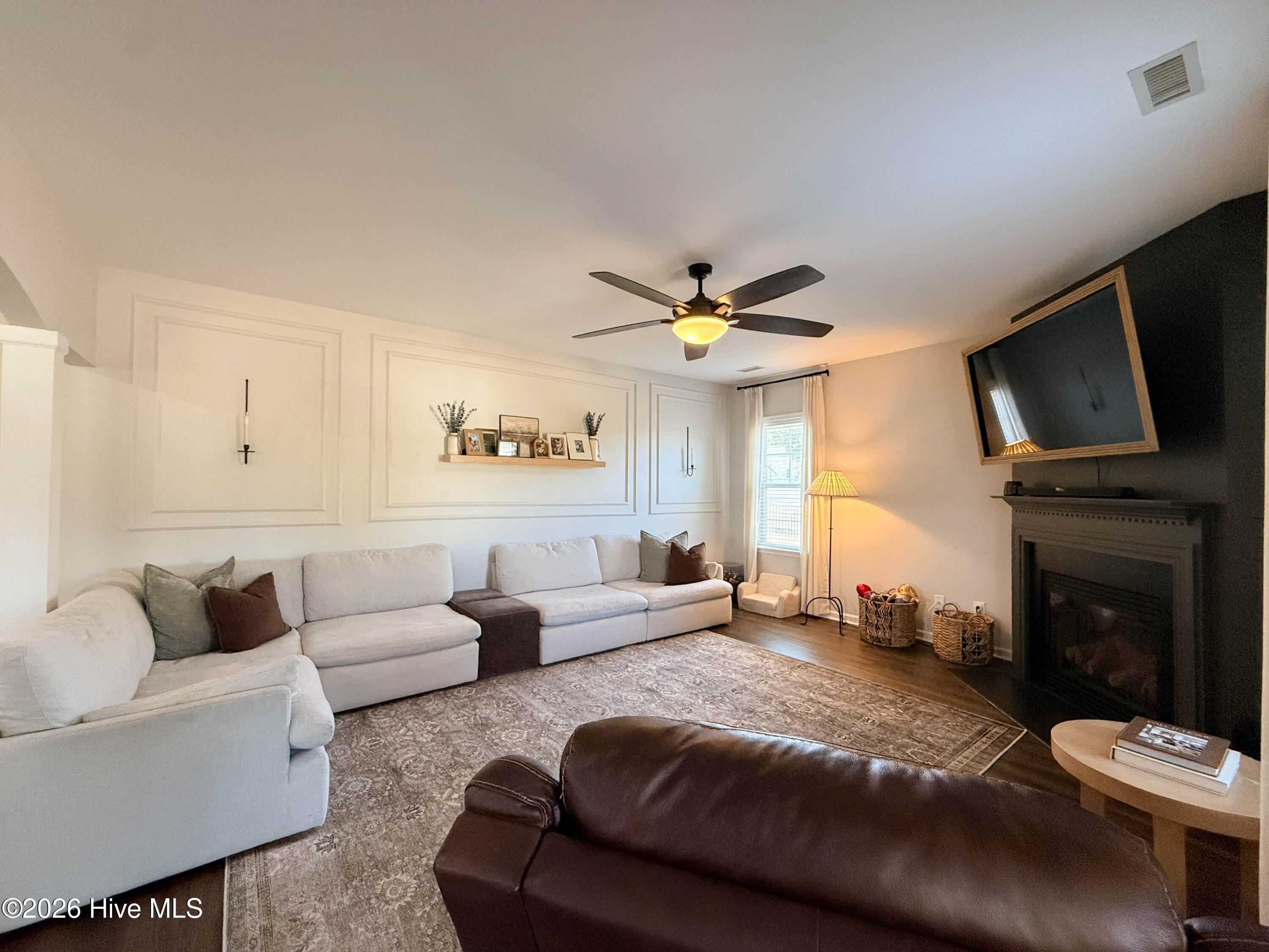 100551828 | Photo 15