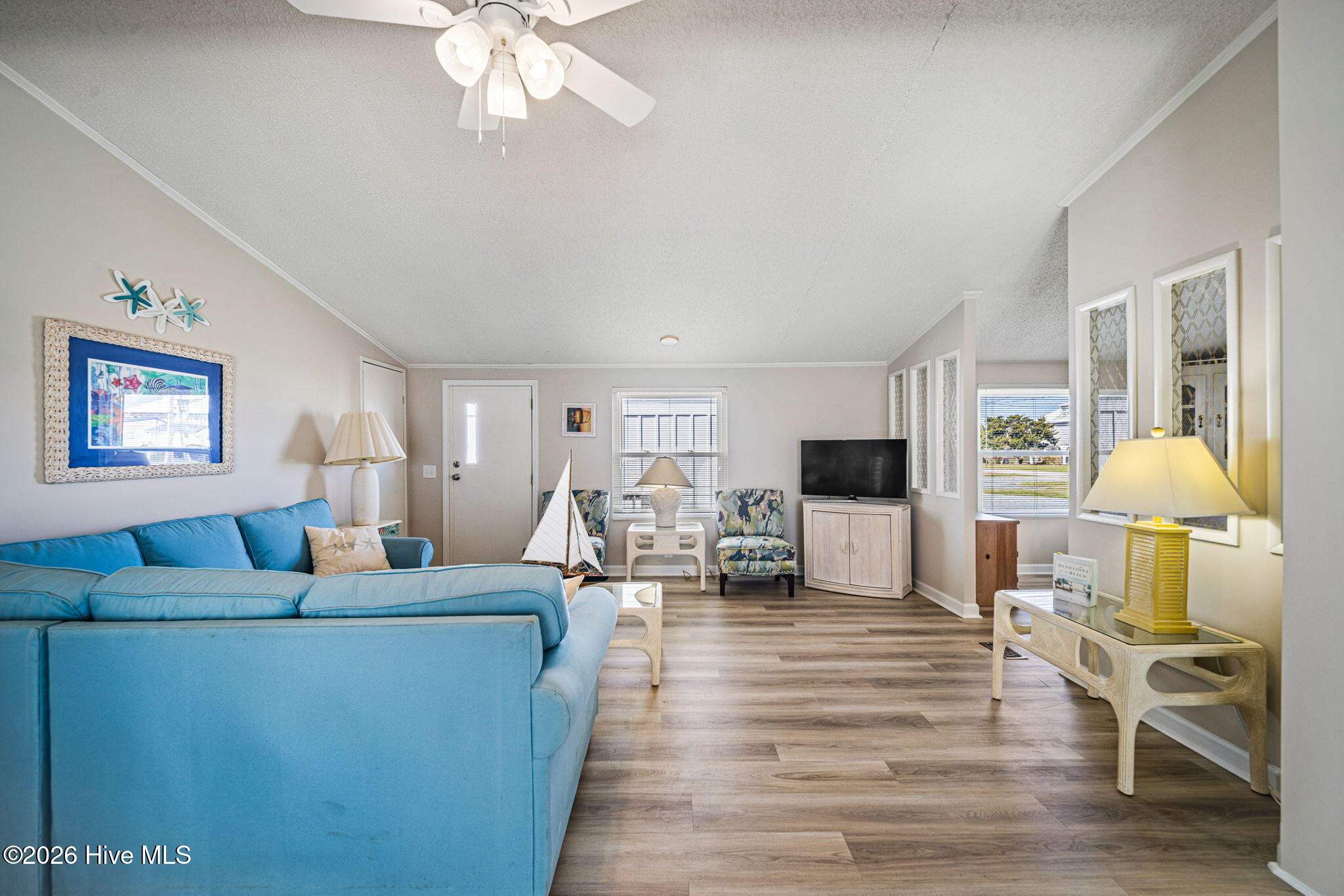 100561406 | Photo 20