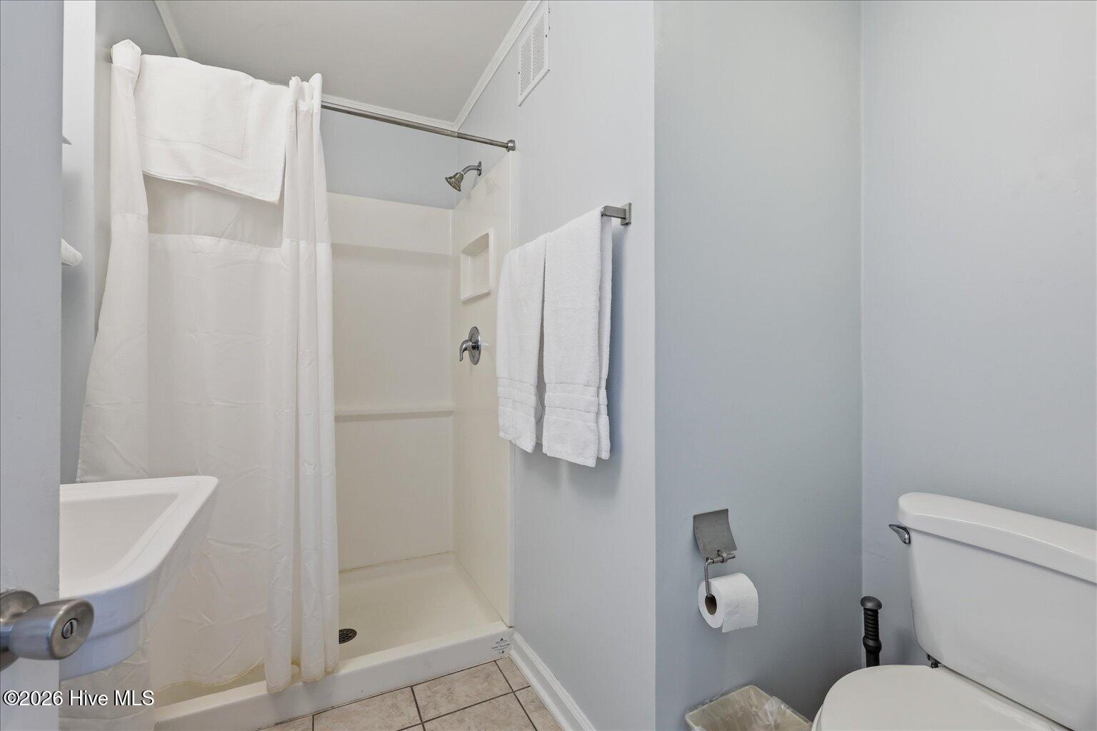 100570528 | Photo 32