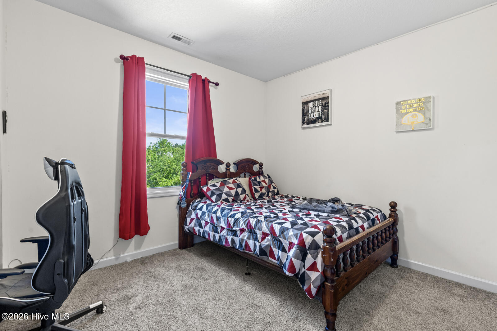 100568958 | Photo 28