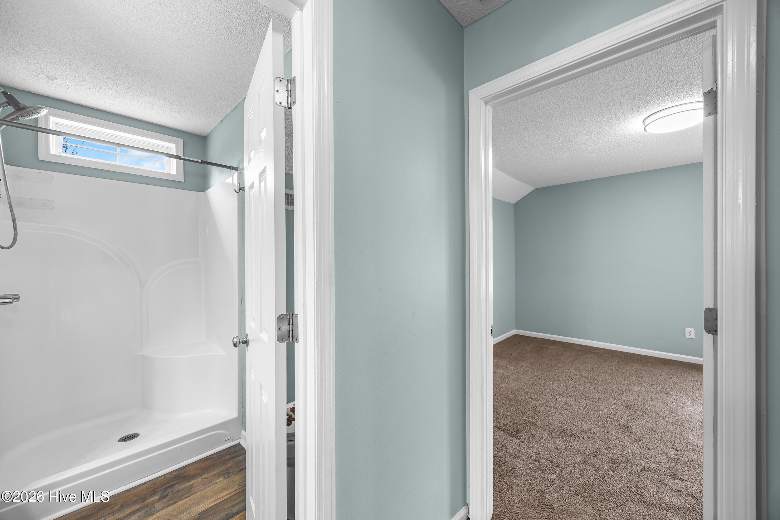 100557892 | Photo 28