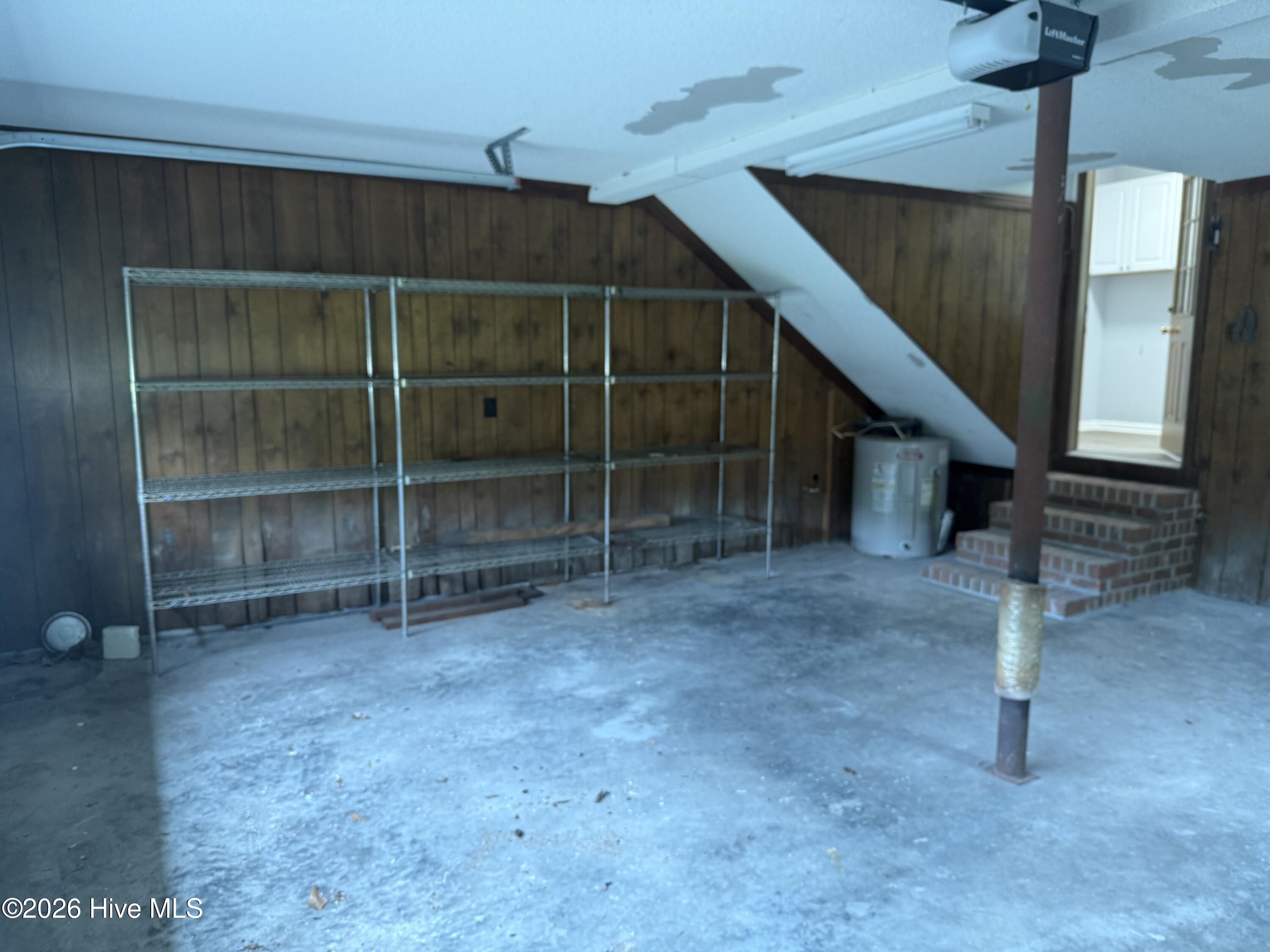 100570594 | Photo 10