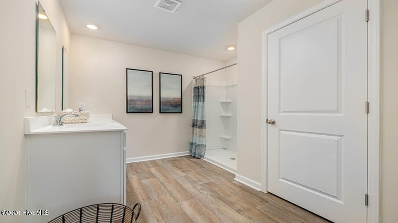 100559720 | Photo 18