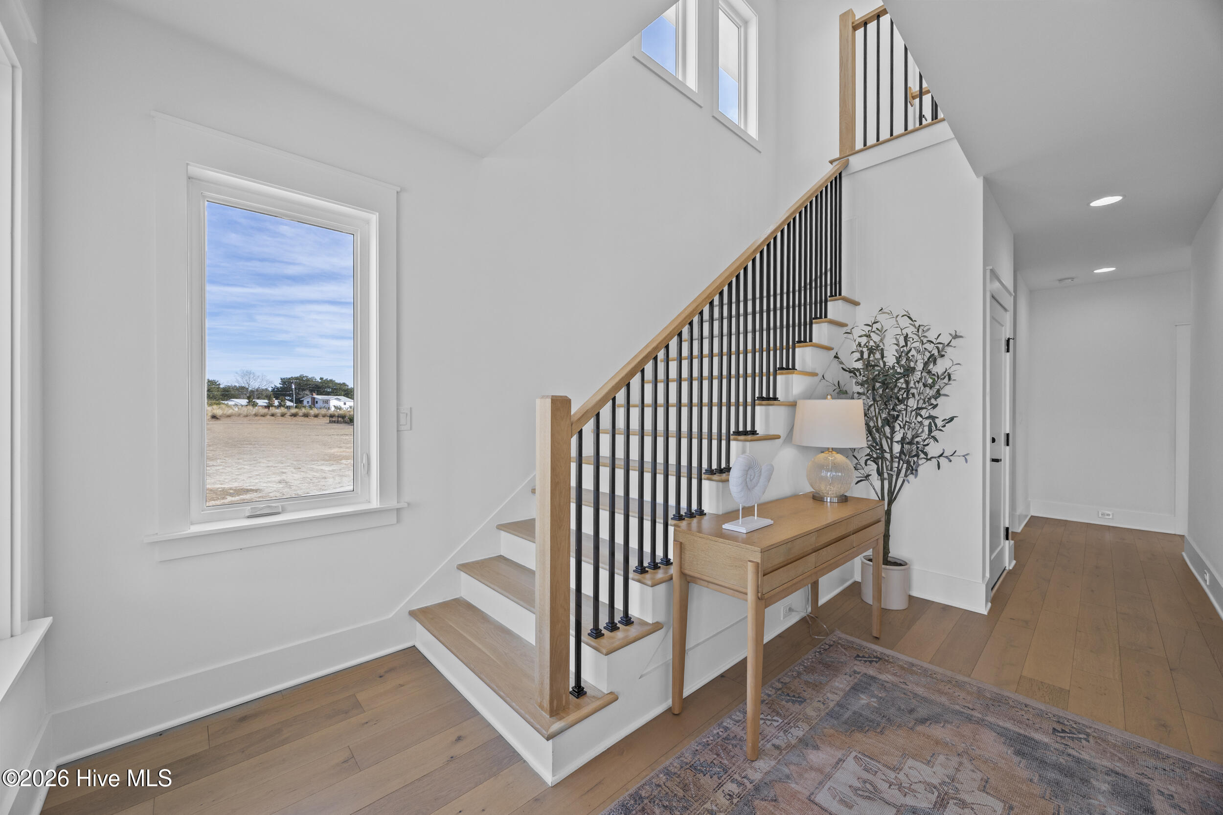 100551268 | Photo 33