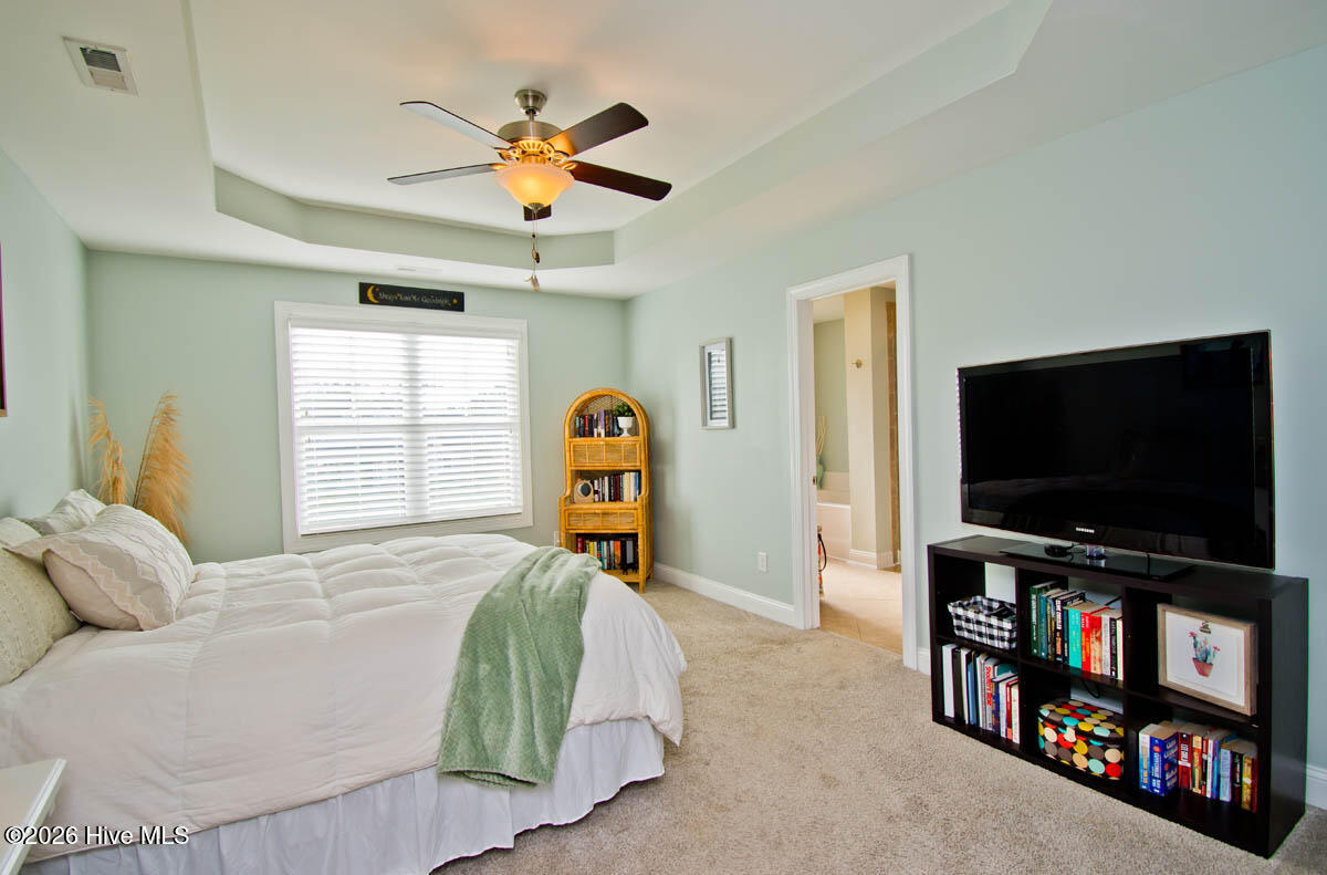 100562349 | Photo 21