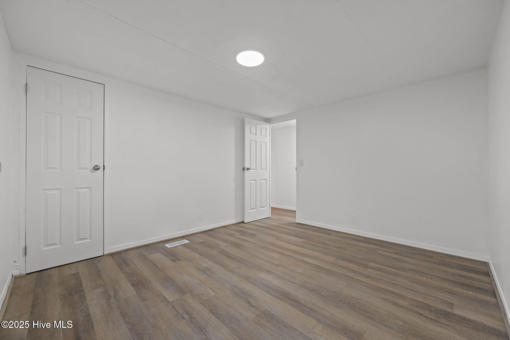 100539170 | Photo 26