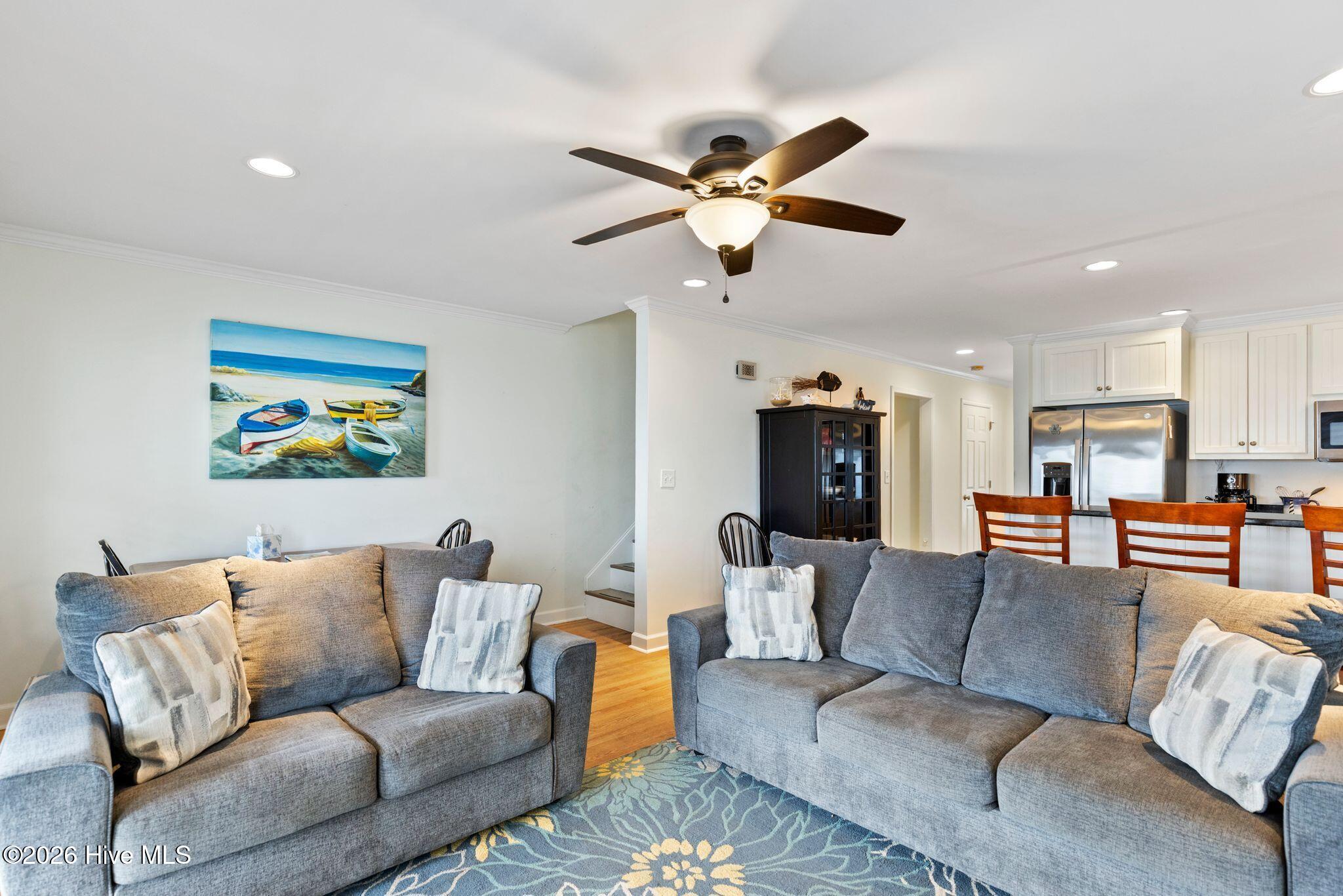 100570292 | Photo 15