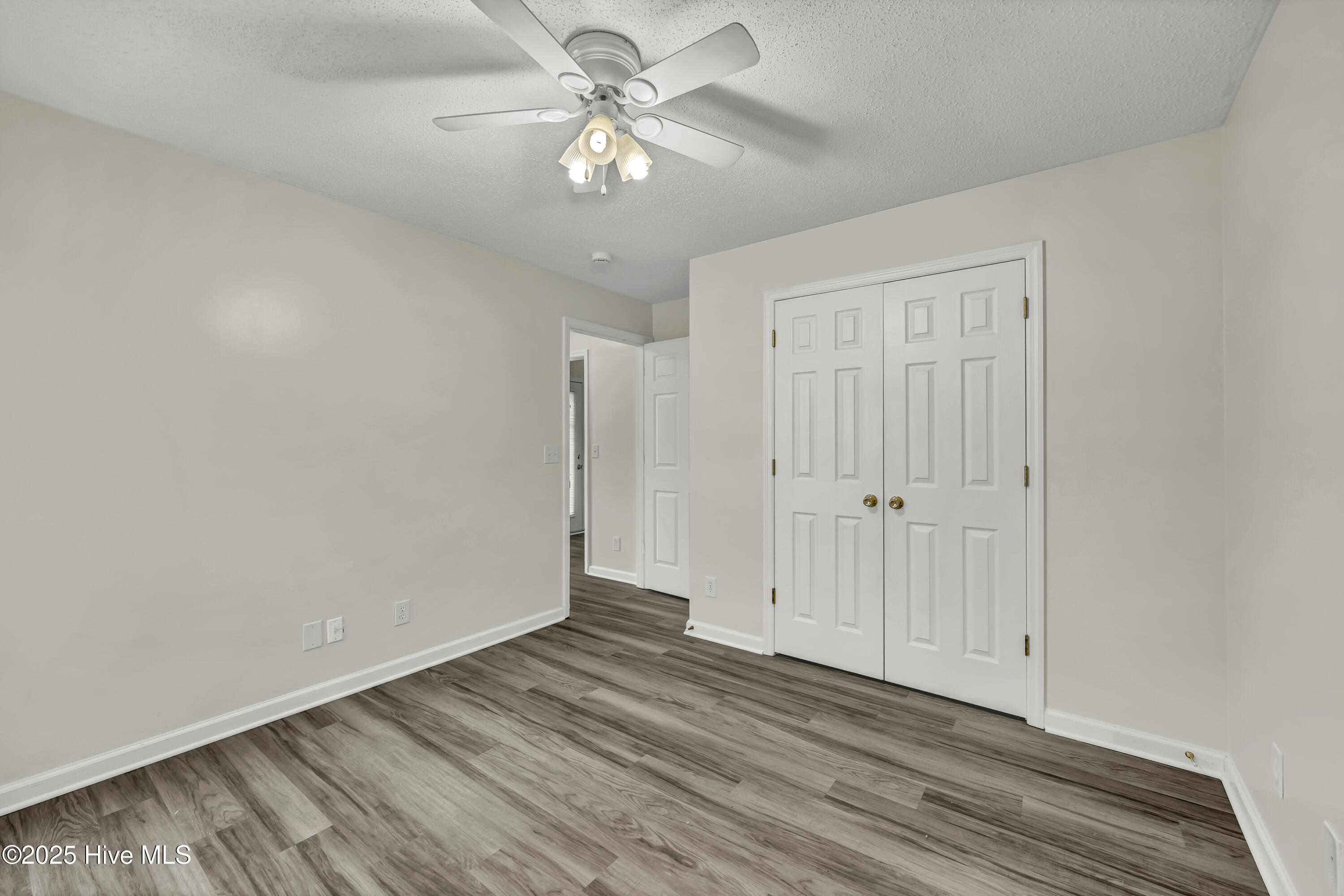 100533943 | Photo 25