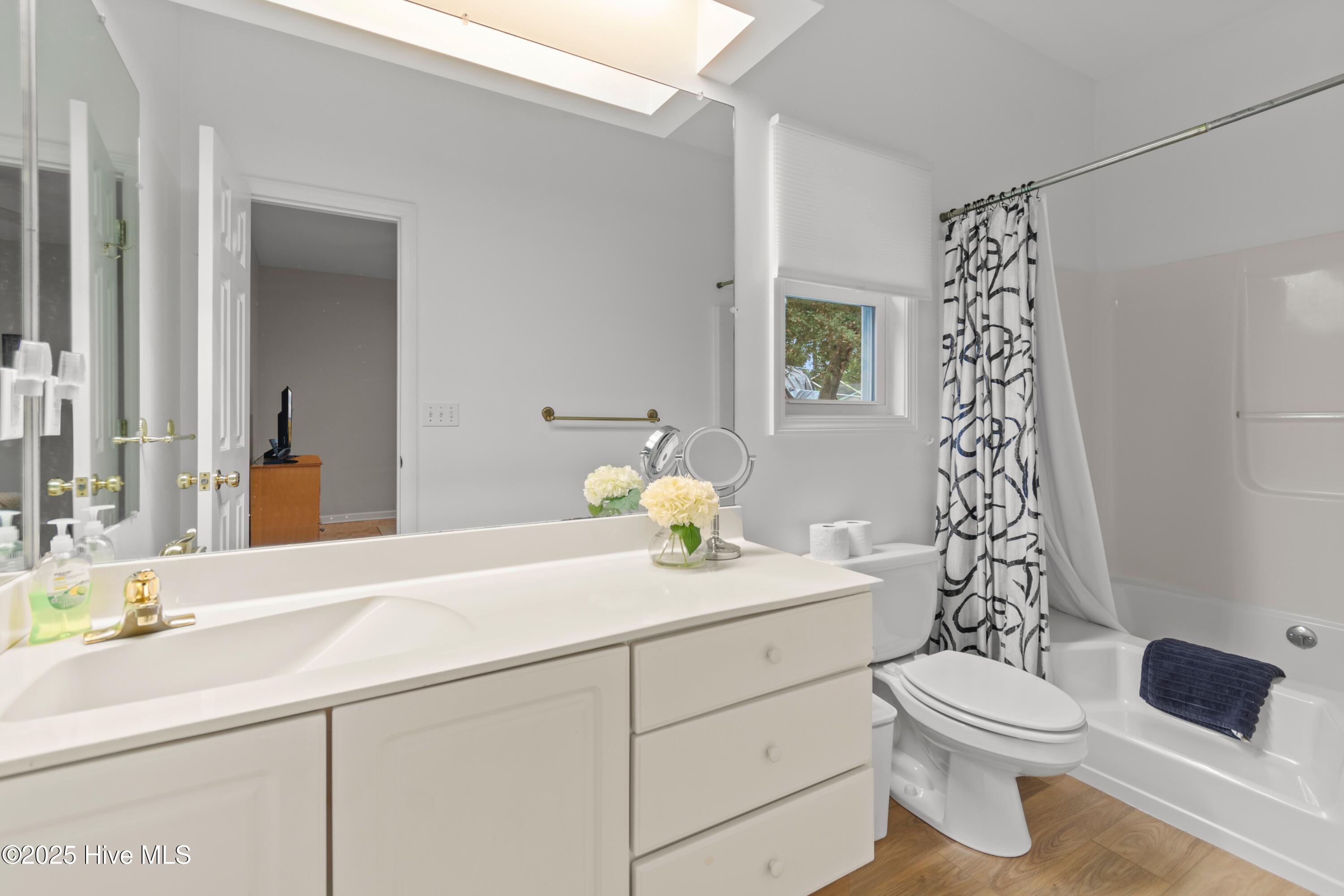 100522273 | Photo 25