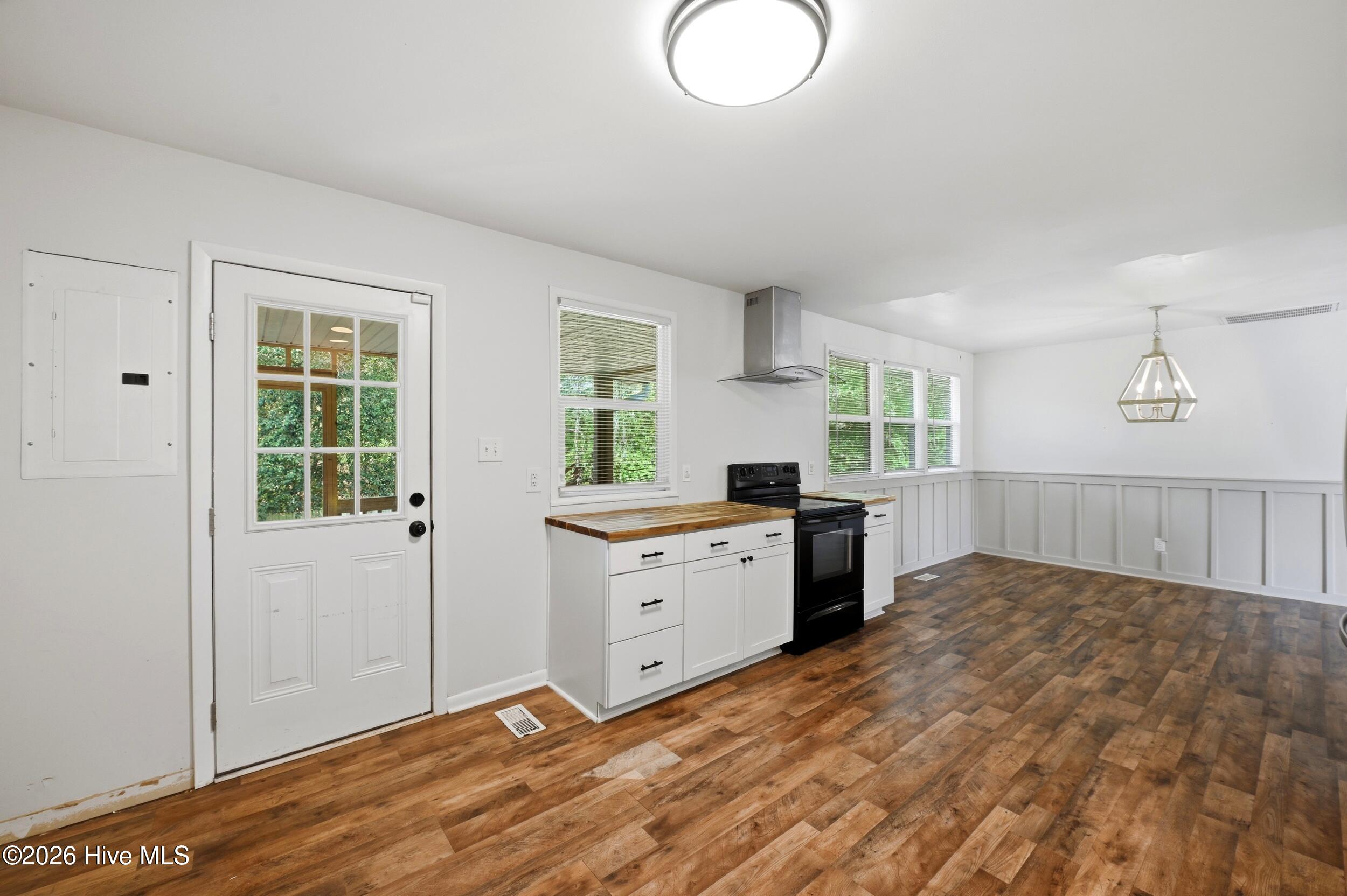 100566125 | Photo 18